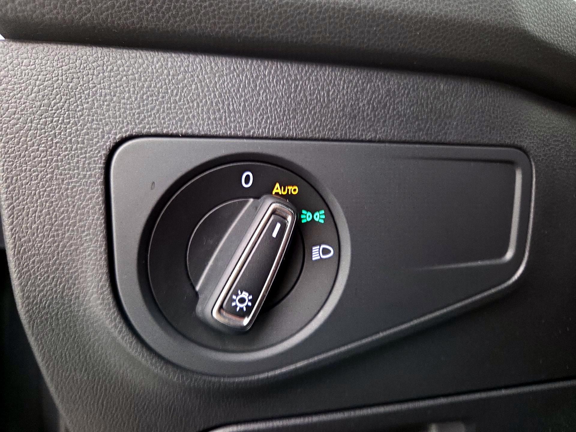 Thumbnail: 2022 Volkswagen Tiguan - 13