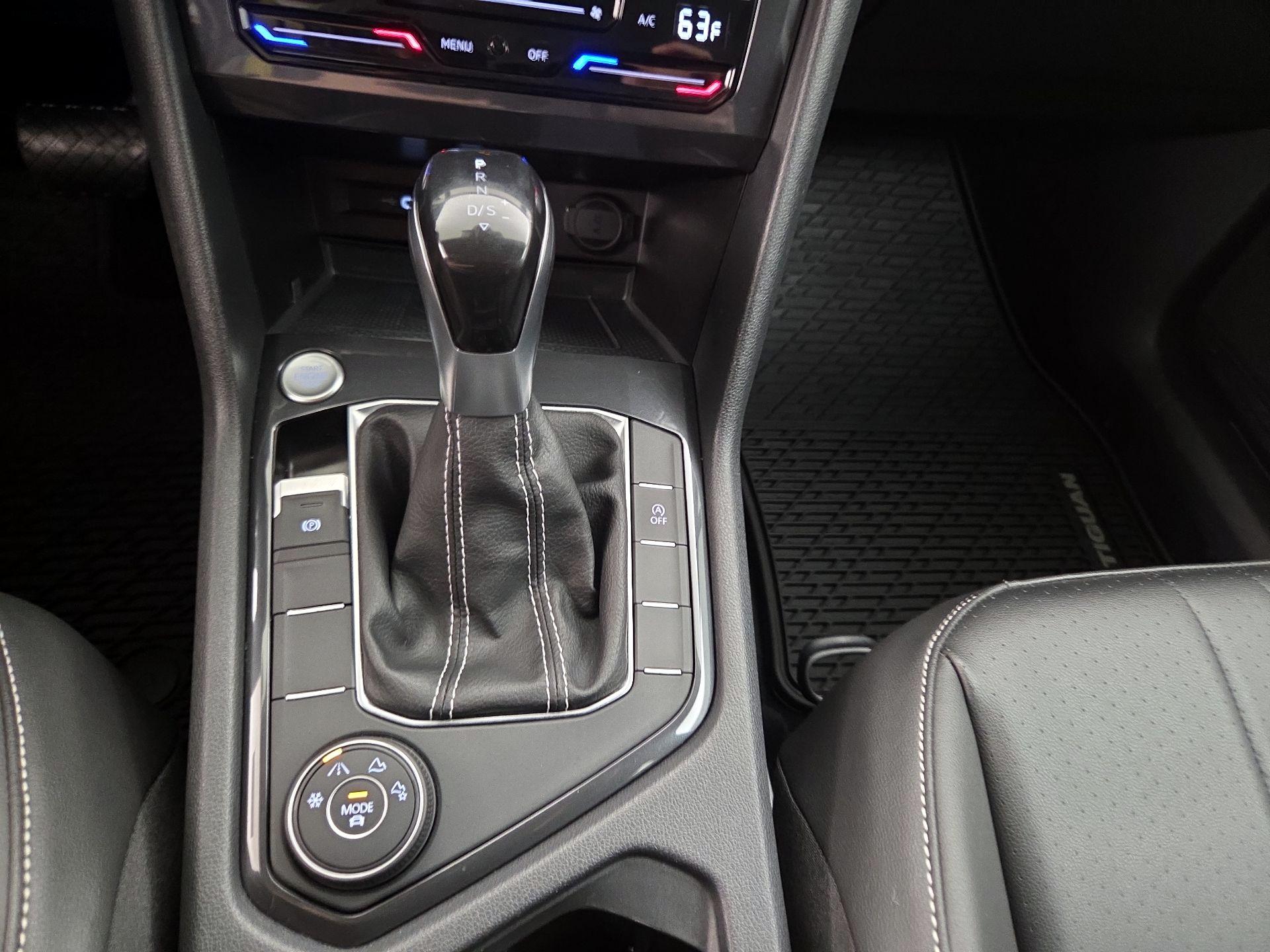 Thumbnail: 2022 Volkswagen Tiguan - 17