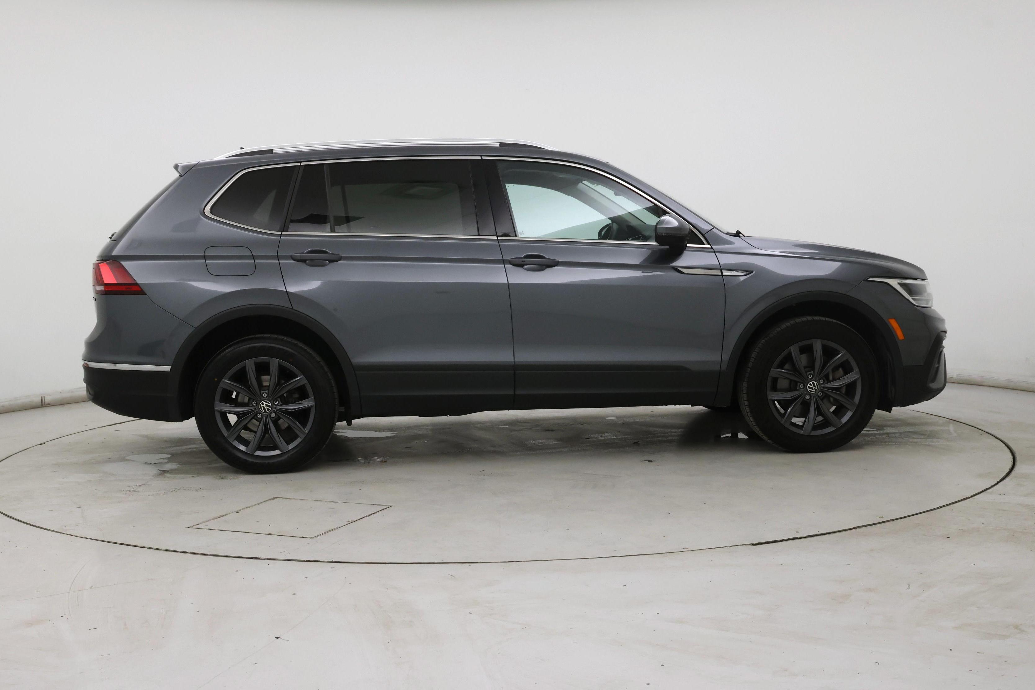 Thumbnail: 2022 Volkswagen Tiguan - 7