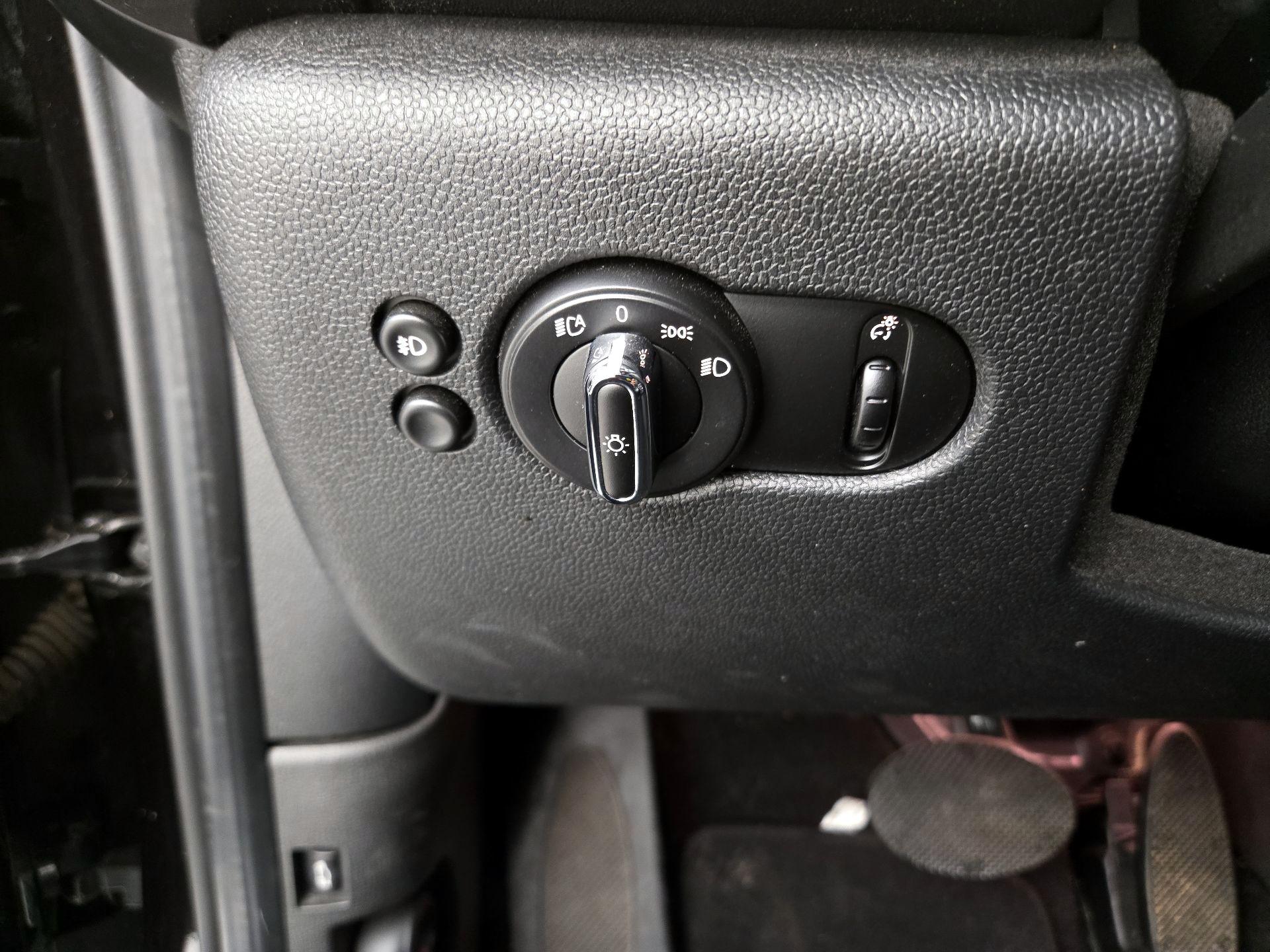 Thumbnail: 2020 MINI Cooper Hardtop - 13