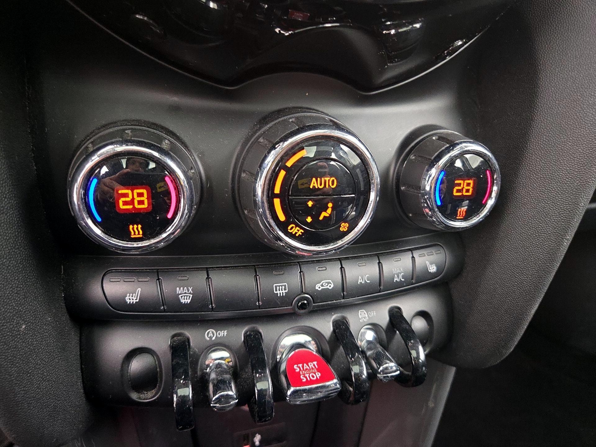 Thumbnail: 2020 MINI Cooper Hardtop - 16