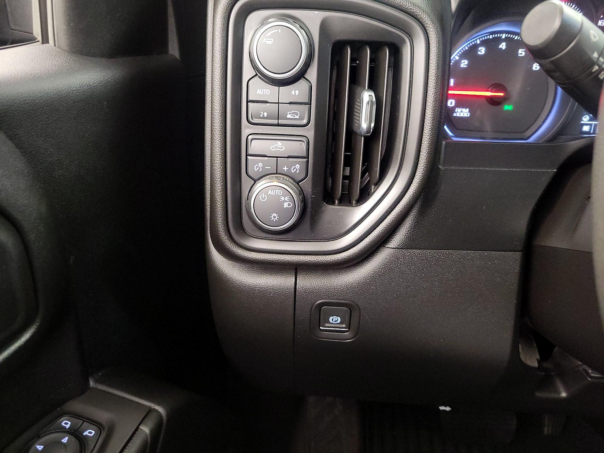 Thumbnail: 2021 Chevrolet Silverado 1500 - 13