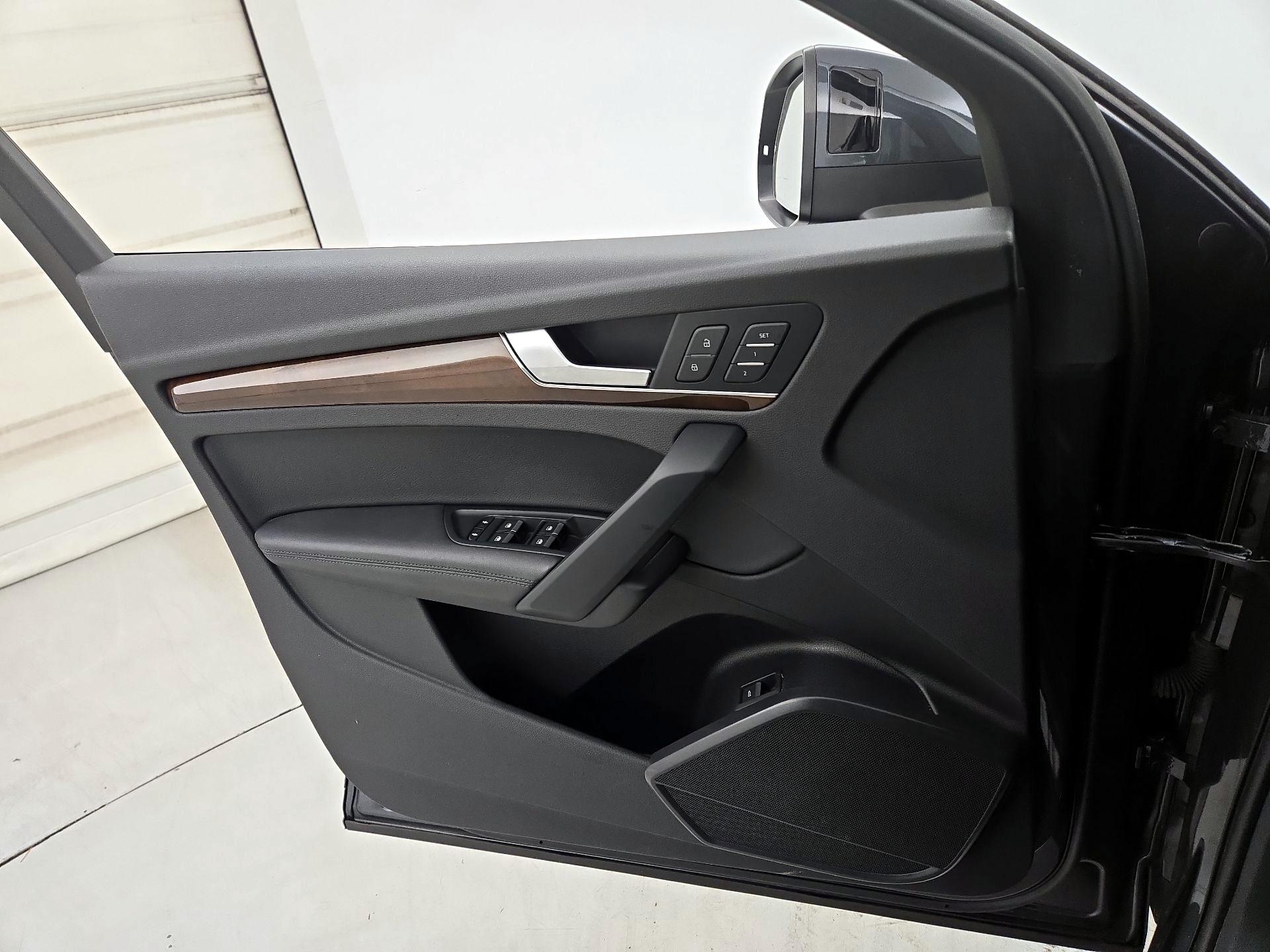 Thumbnail: 2019 Audi Q5 - 12