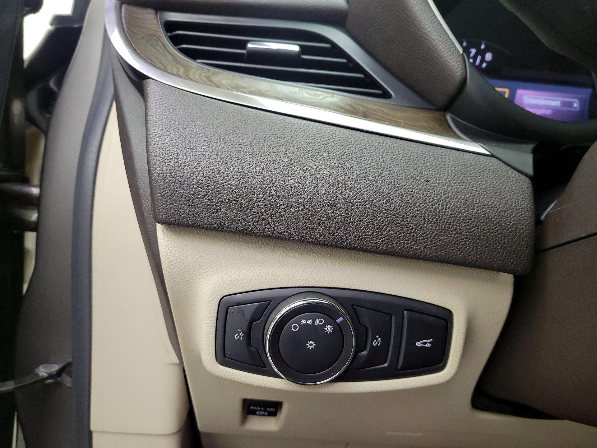 Thumbnail: 2017 Lincoln MKC - 11