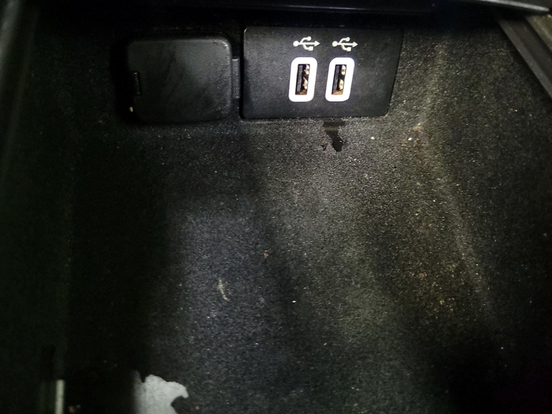 Thumbnail: 2017 Lincoln MKC - 16