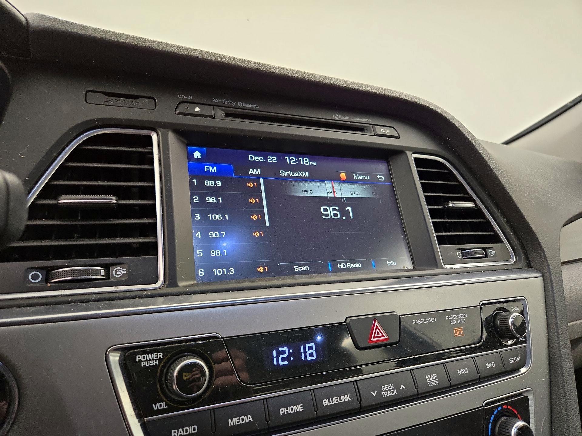 Thumbnail: 2016 Hyundai Sonata - 16