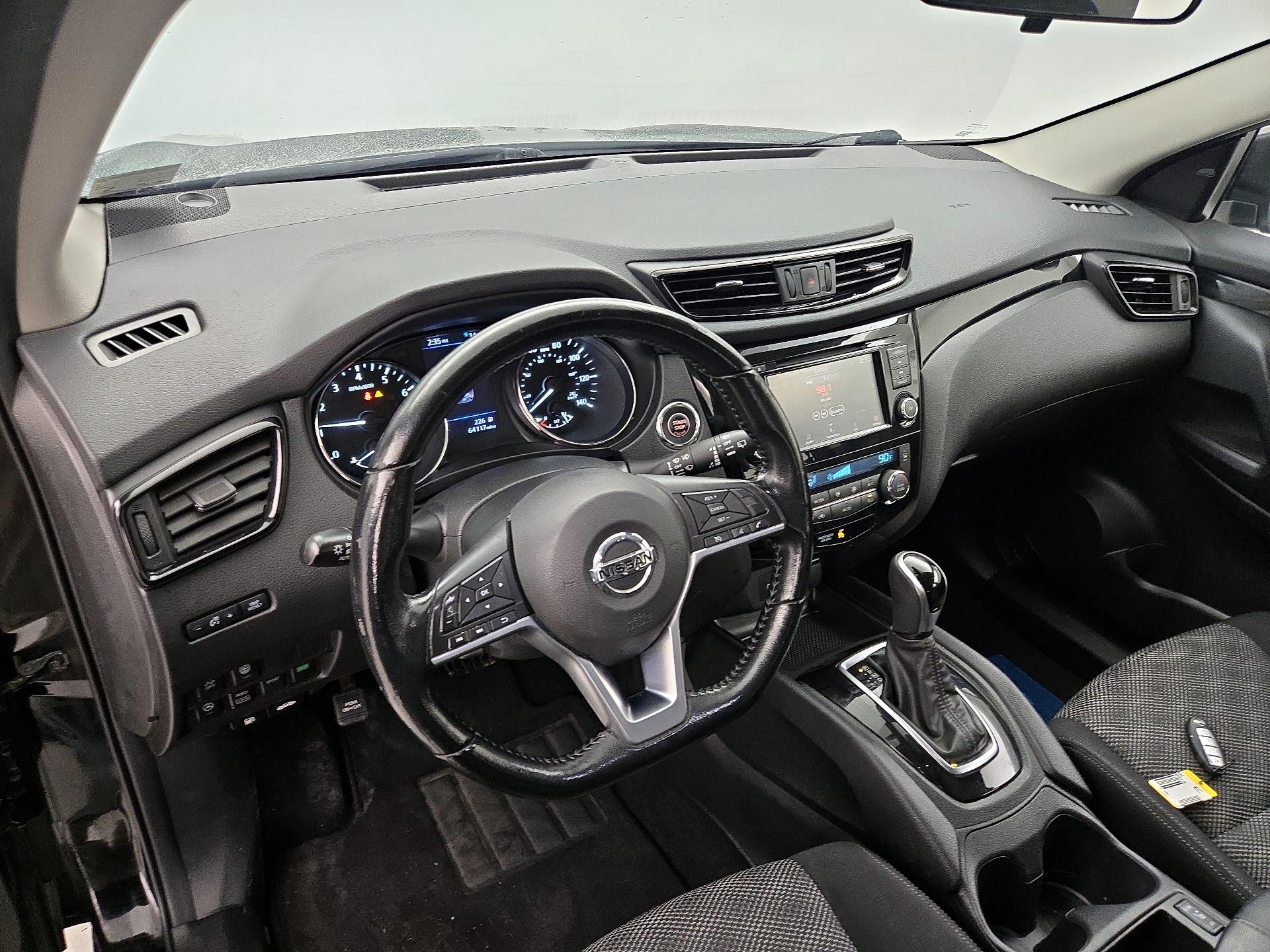 Thumbnail: 2020 Nissan Rogue Sport - 9