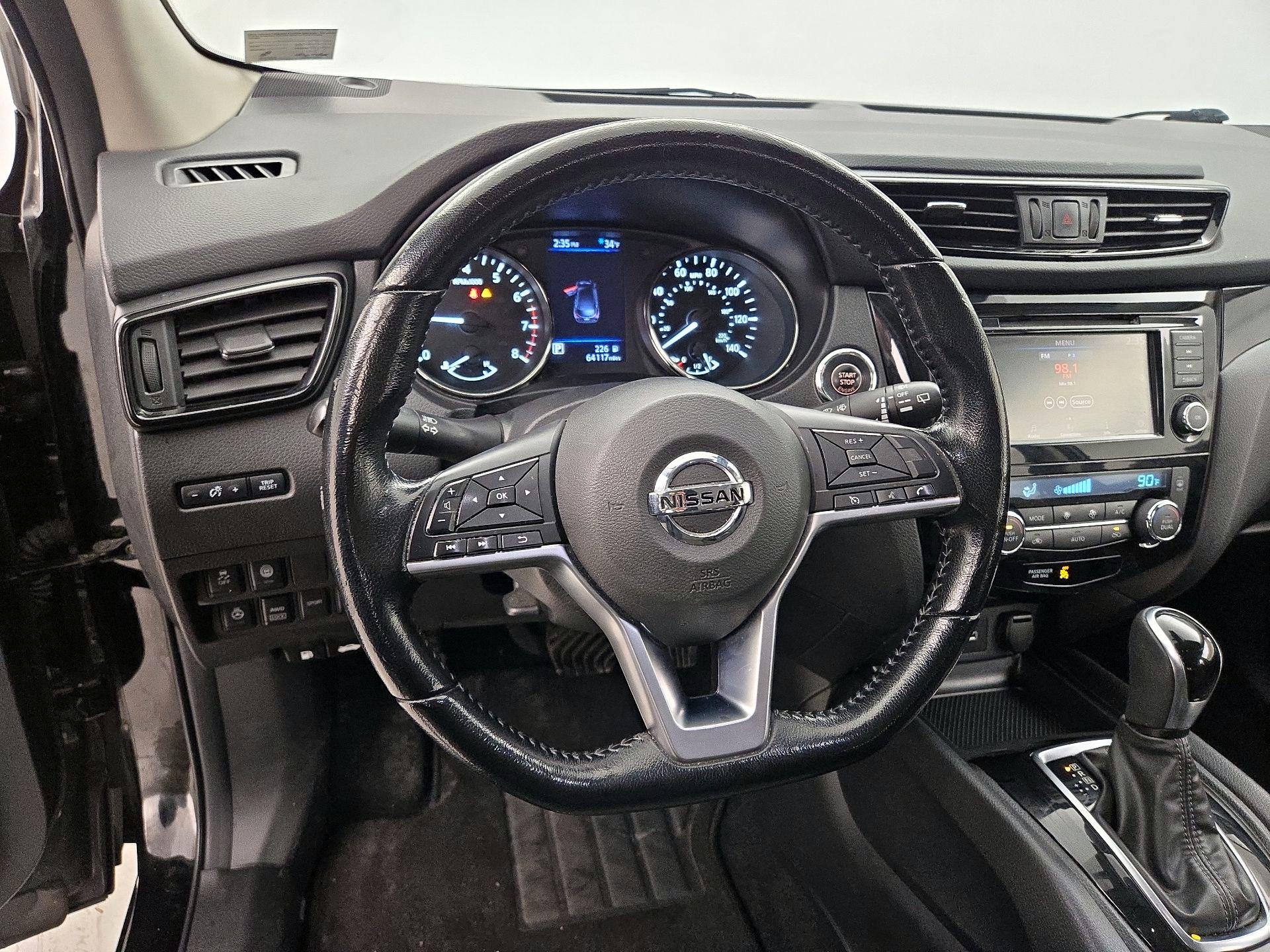 Thumbnail: 2020 Nissan Rogue Sport - 10