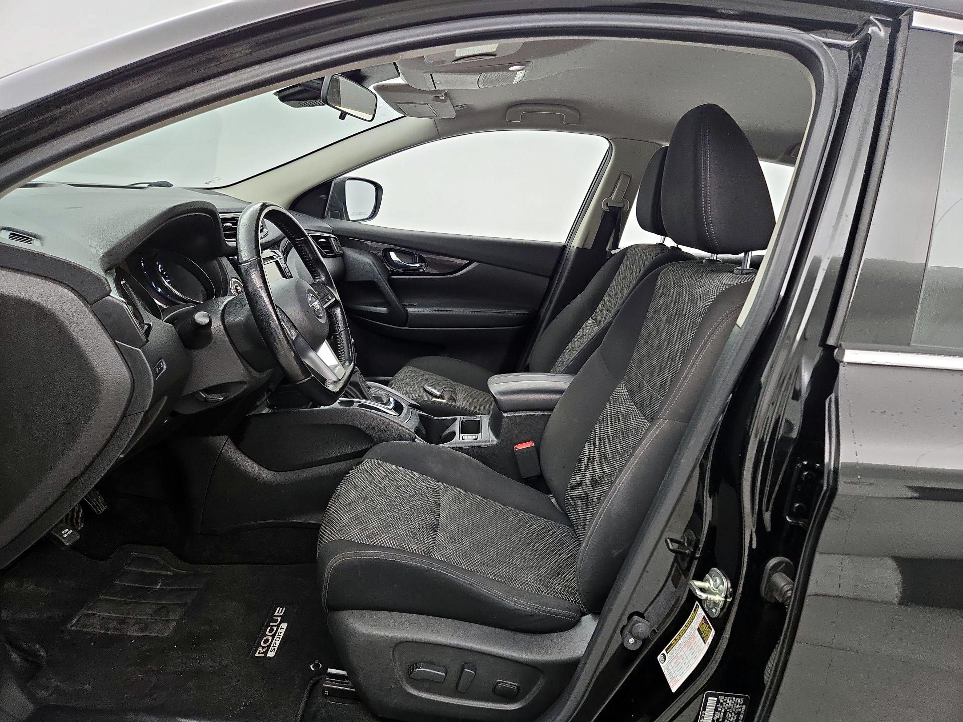 Thumbnail: 2020 Nissan Rogue Sport - 11