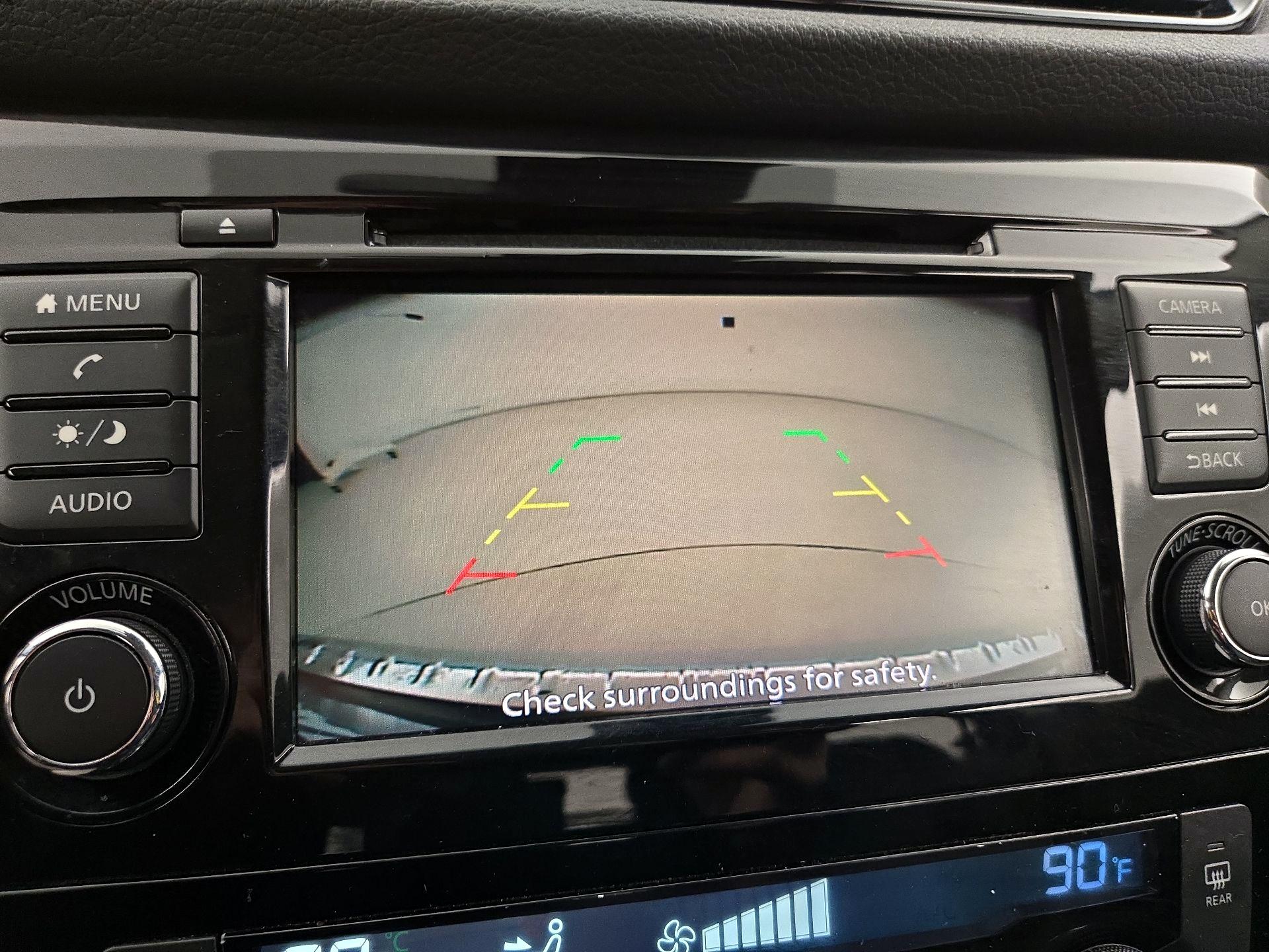 Thumbnail: 2020 Nissan Rogue Sport - 14