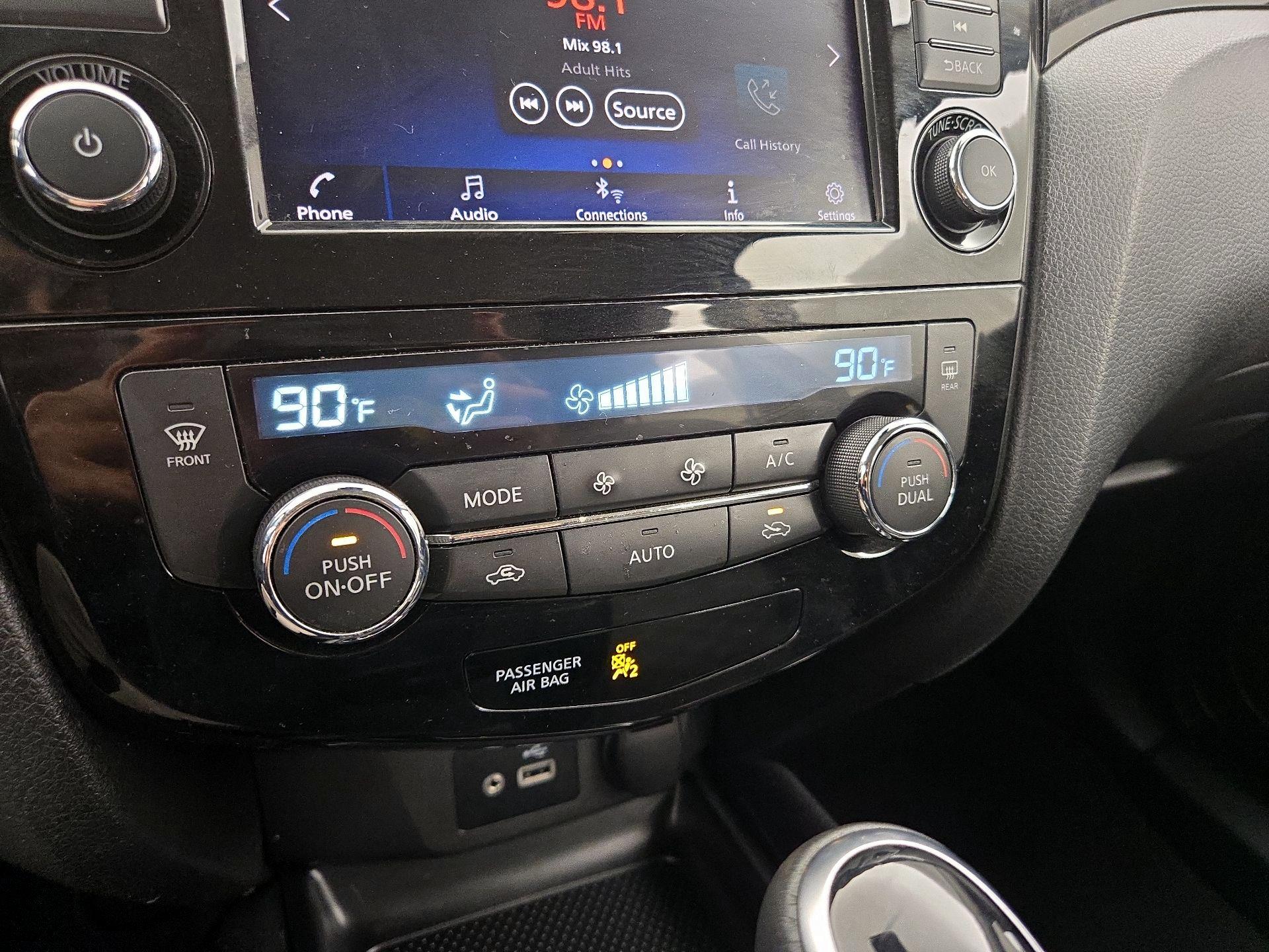 Thumbnail: 2020 Nissan Rogue Sport - 16