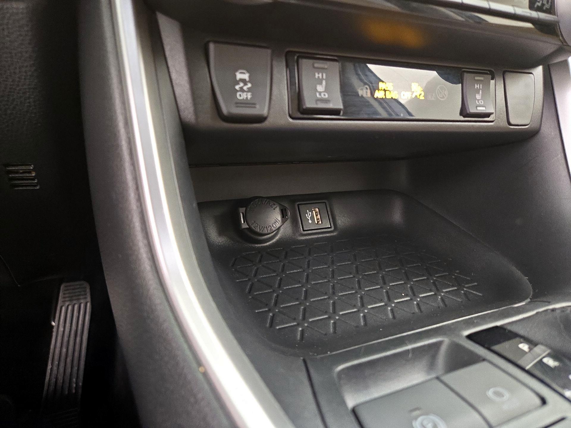 Thumbnail: 2024 Toyota RAV4 - 18