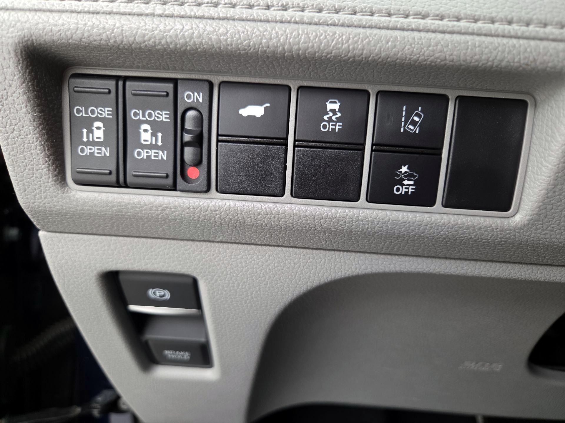 Thumbnail: 2020 Honda Odyssey - 13