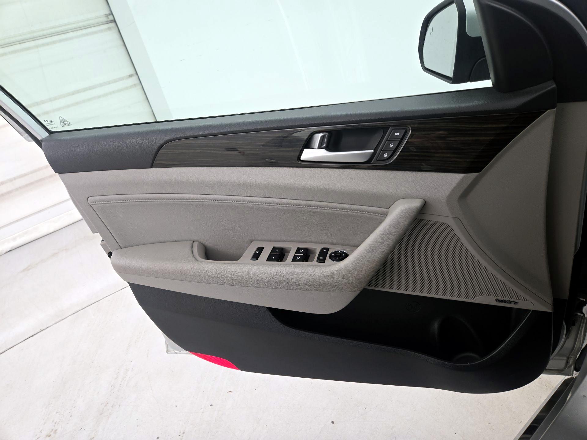 Thumbnail: 2017 Hyundai Sonata - 12