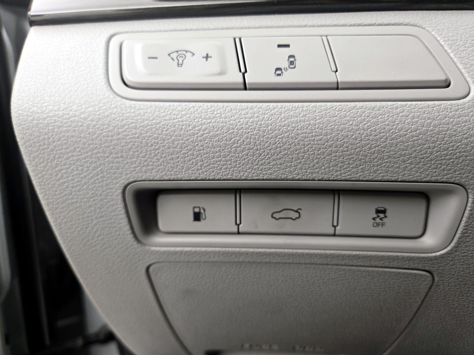 Thumbnail: 2017 Hyundai Sonata - 13