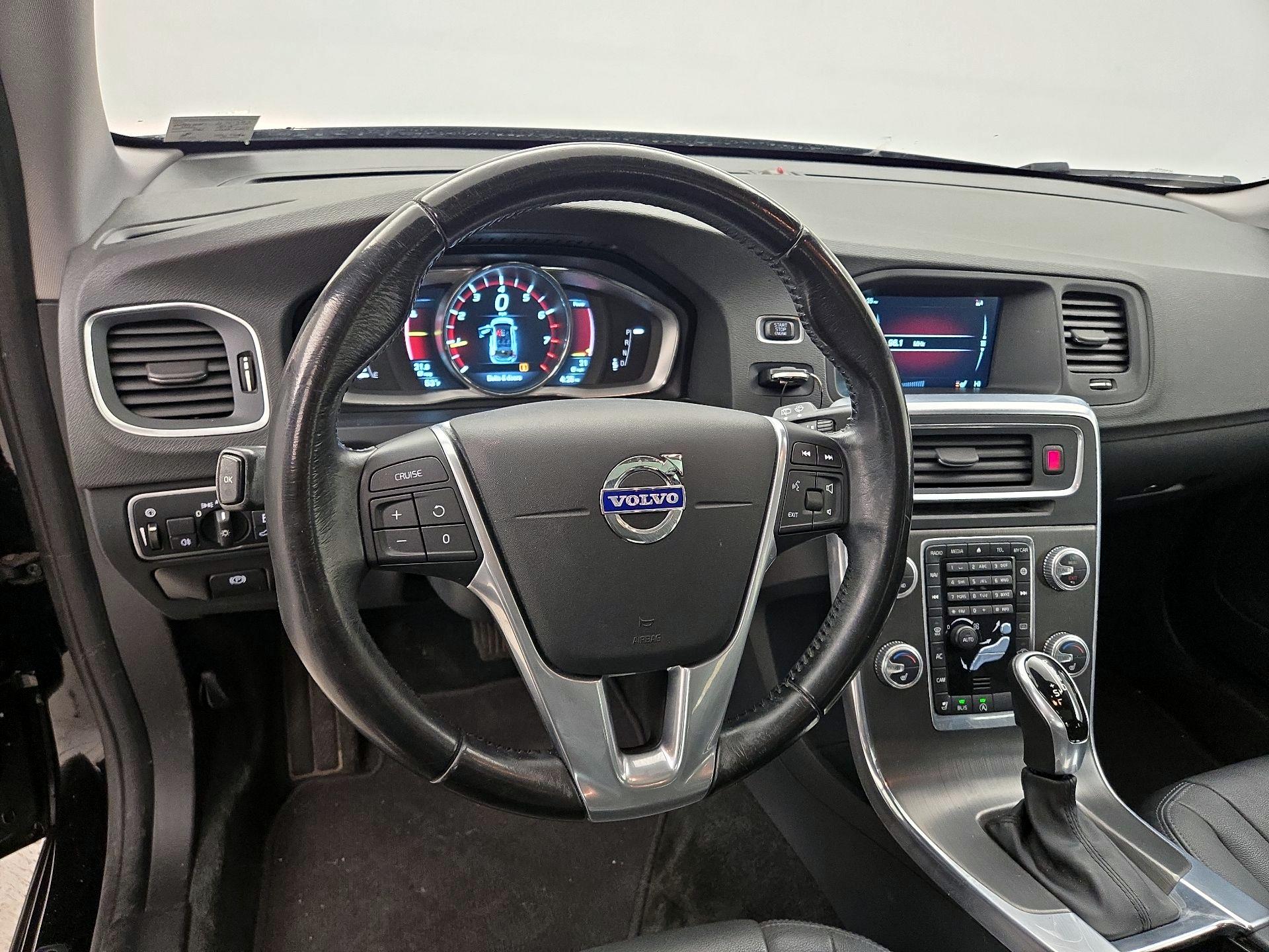 Thumbnail: 2015 Volvo V60 - 10