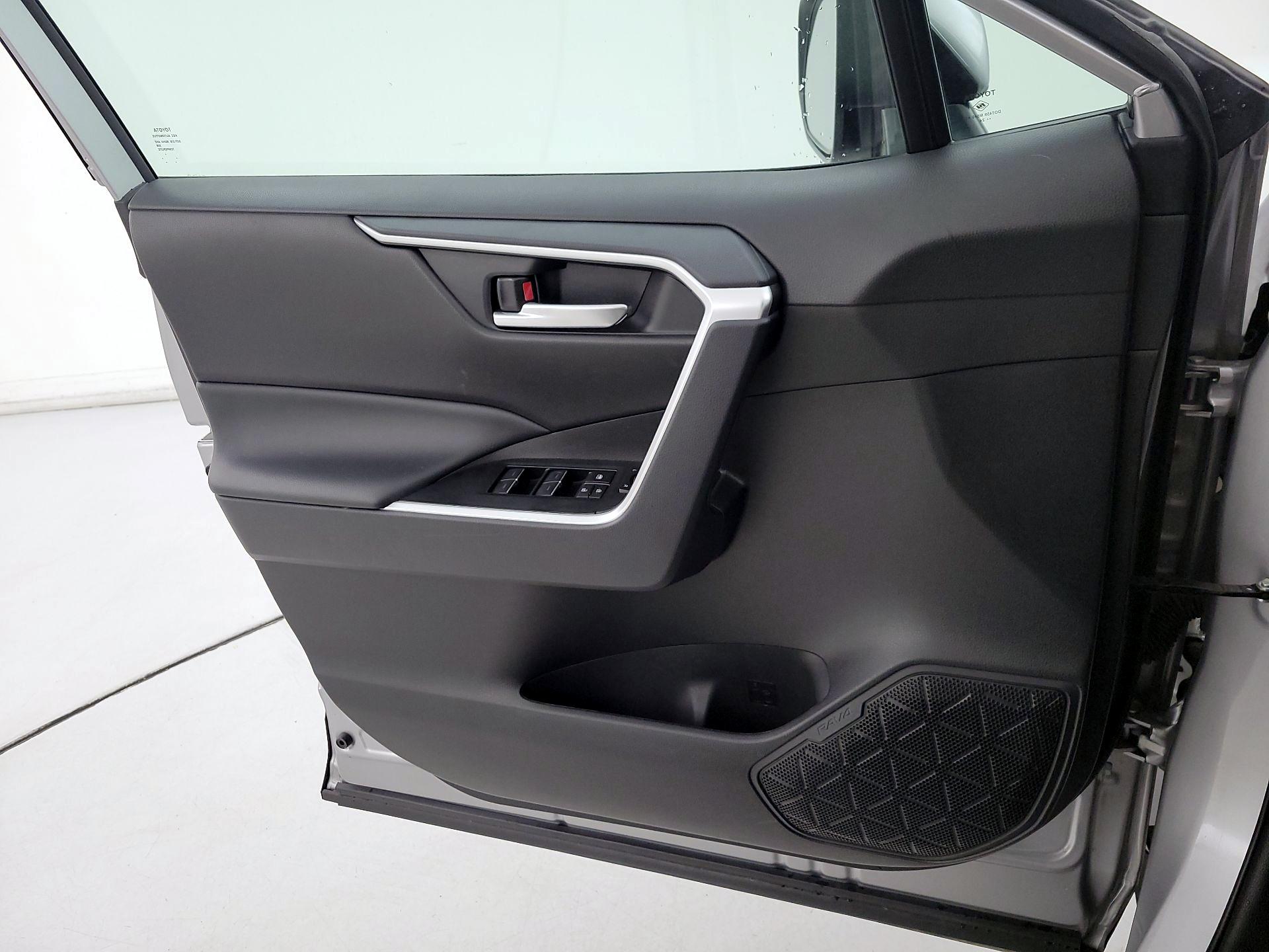 Thumbnail: 2024 Toyota RAV4 - 12