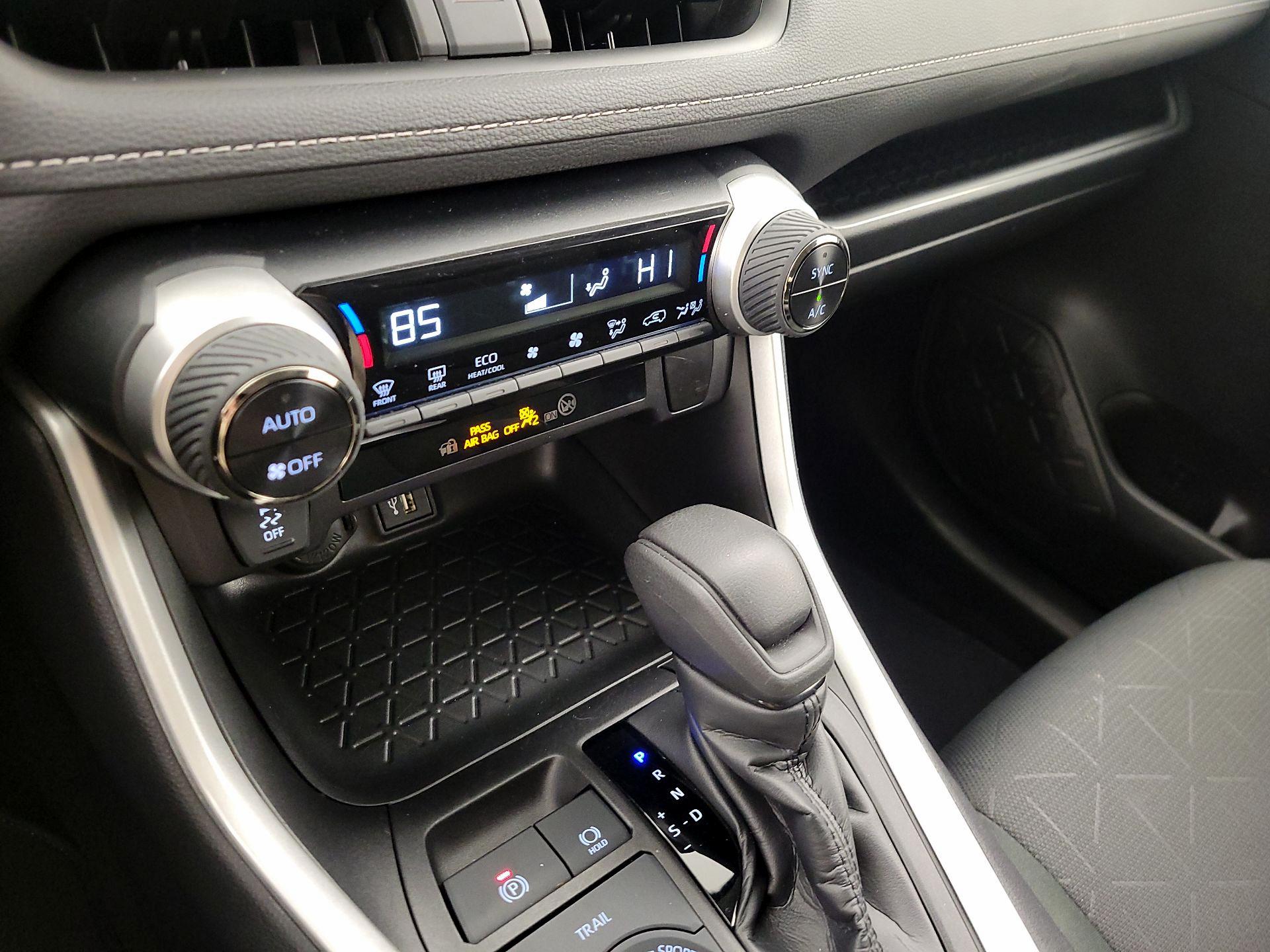 Thumbnail: 2024 Toyota RAV4 - 15