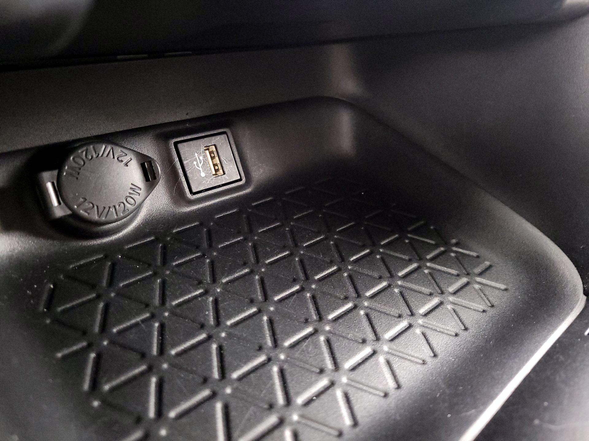 Thumbnail: 2024 Toyota RAV4 - 17