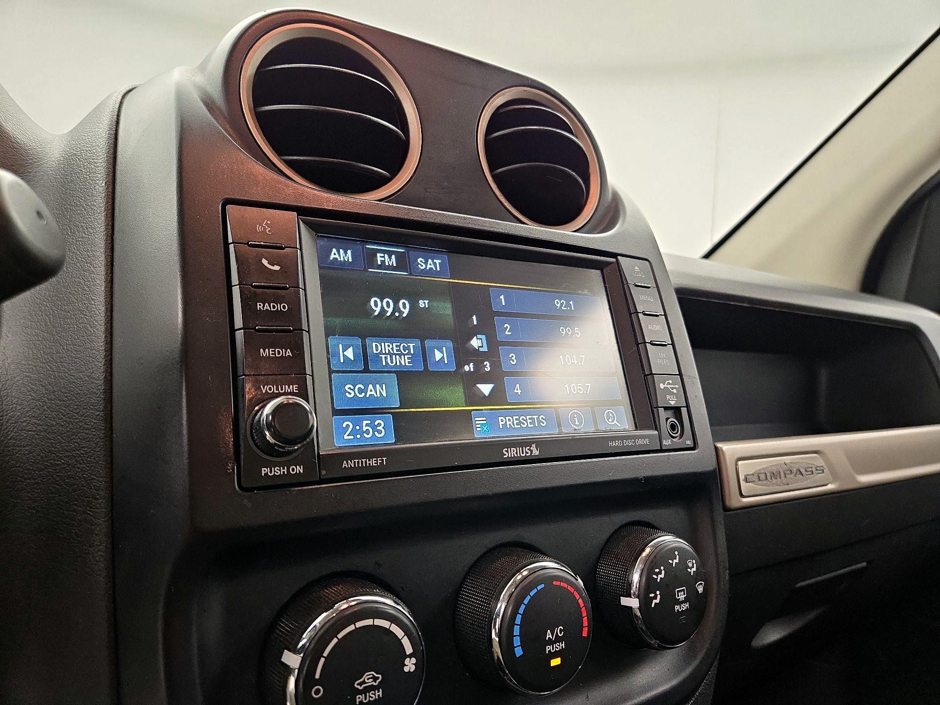 Thumbnail: 2016 Jeep Compass - 14