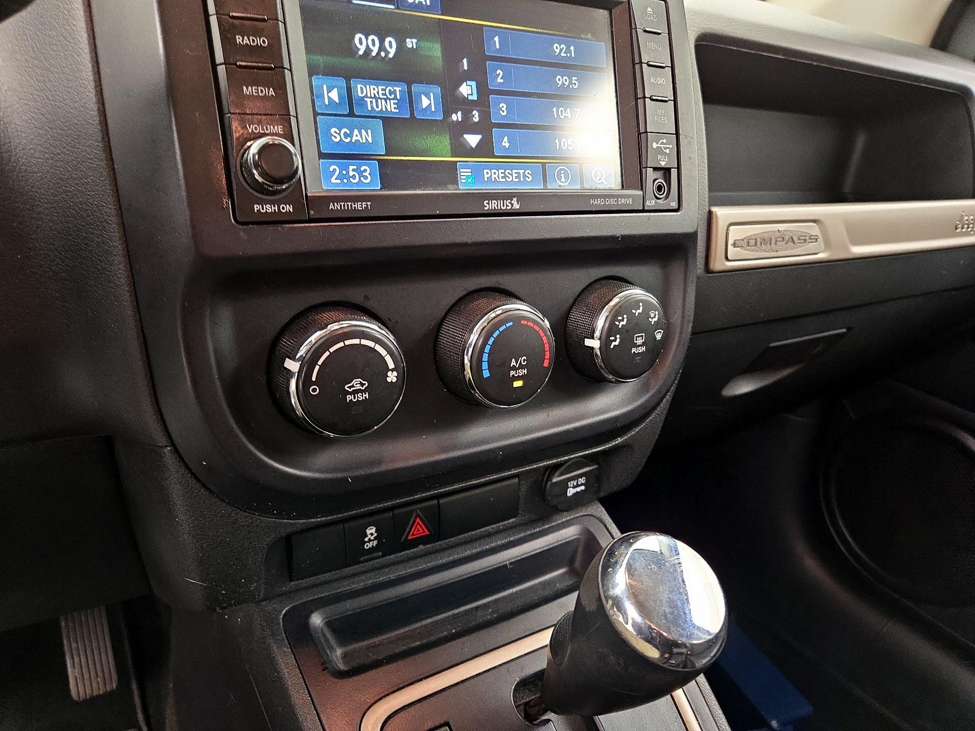 Thumbnail: 2016 Jeep Compass - 15