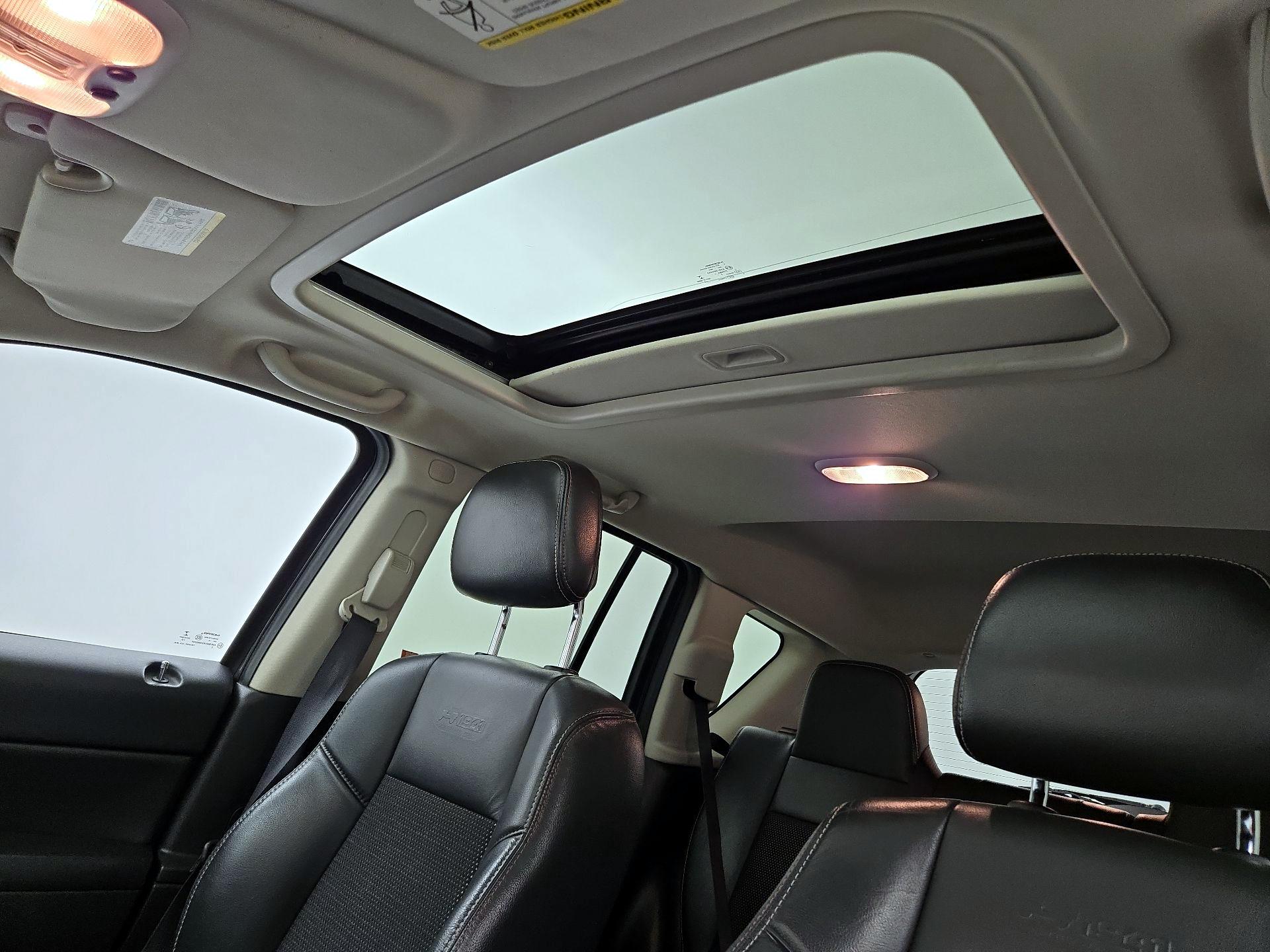 Thumbnail: 2016 Jeep Compass - 18