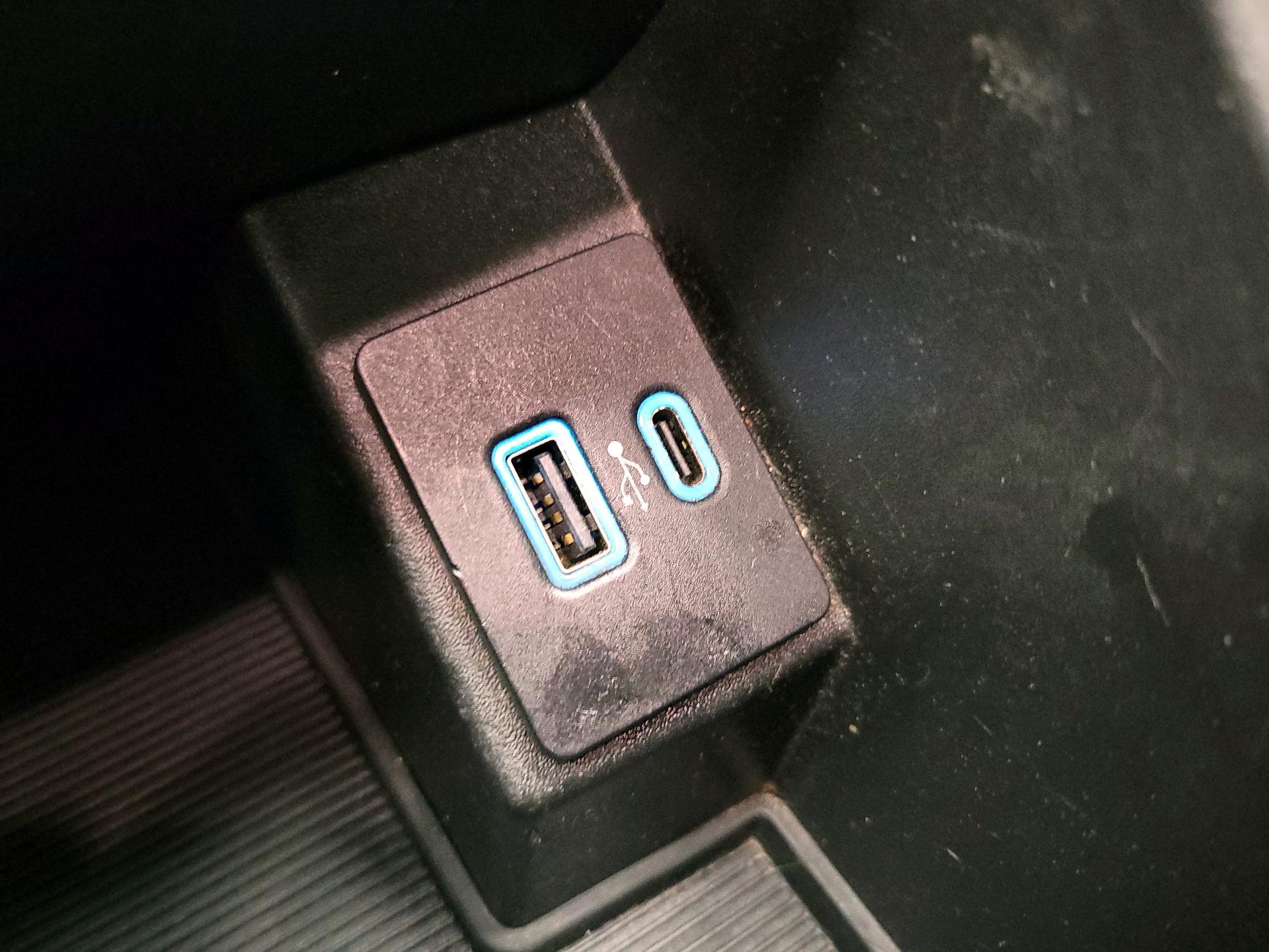 Thumbnail: 2023 Ford Edge - 18