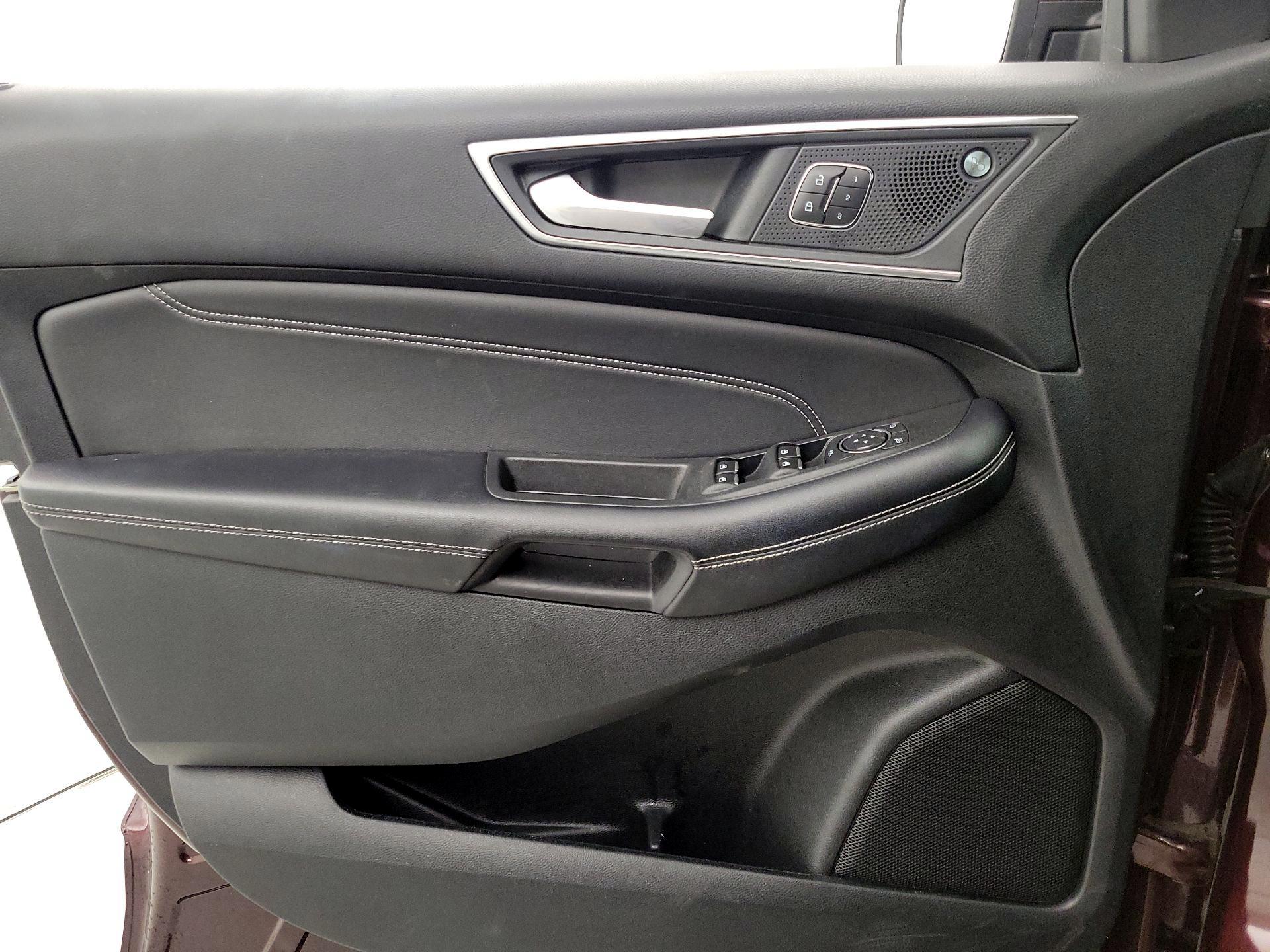 Thumbnail: 2022 Ford Edge - 12