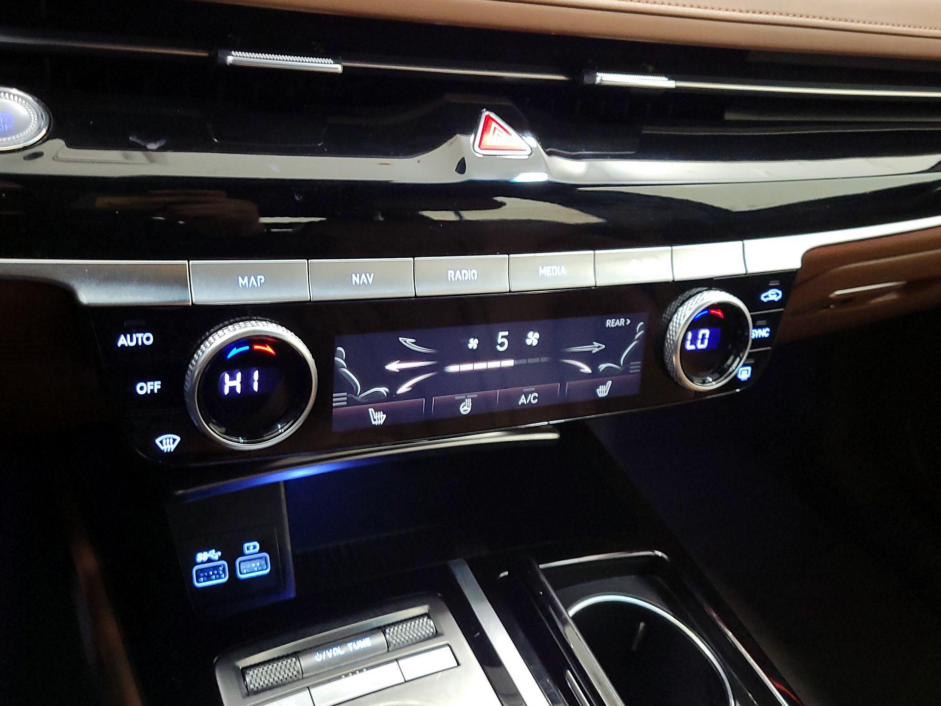 Thumbnail: 2023 Genesis G80 - 17