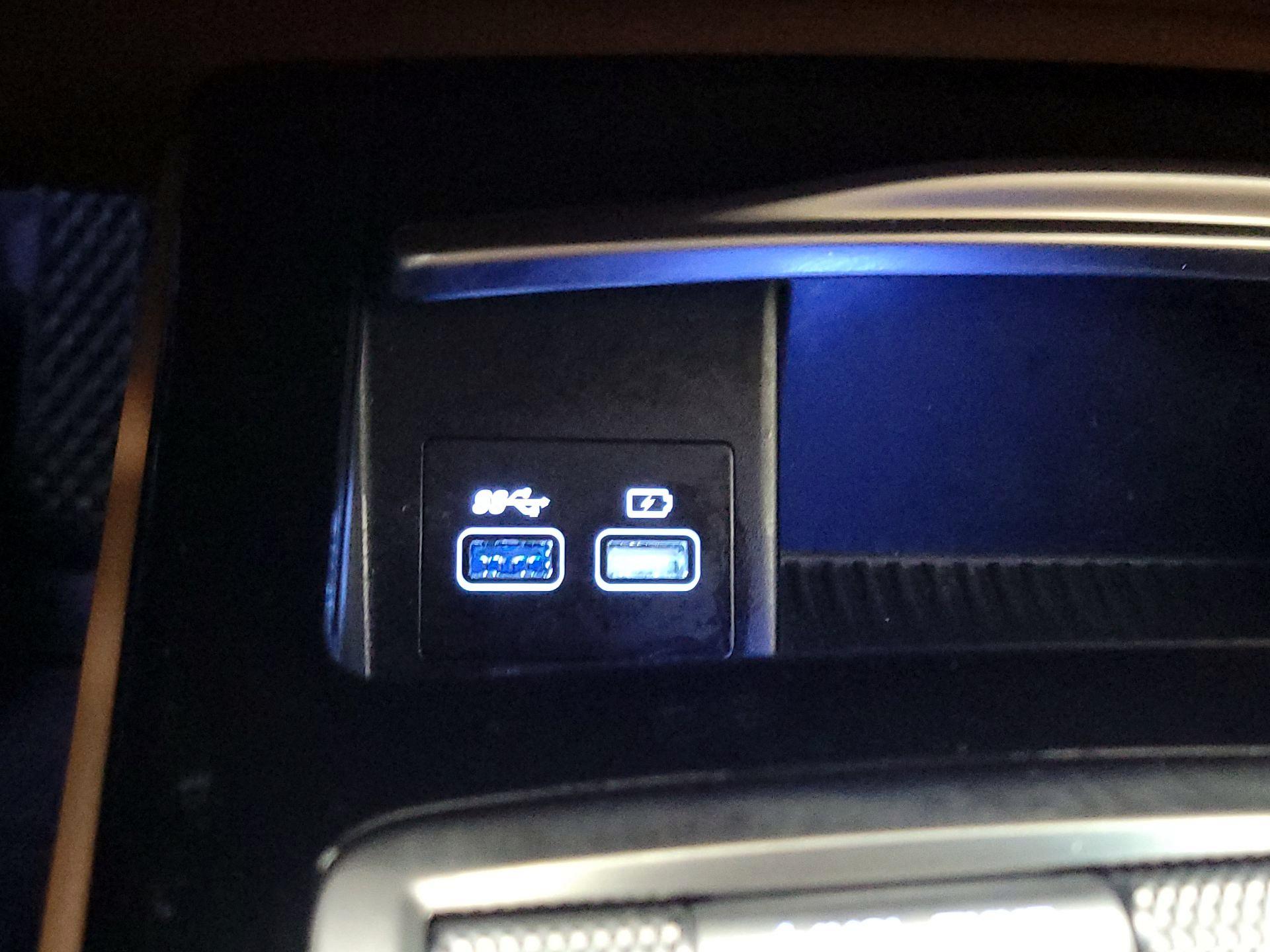 Thumbnail: 2023 Genesis G80 - 19