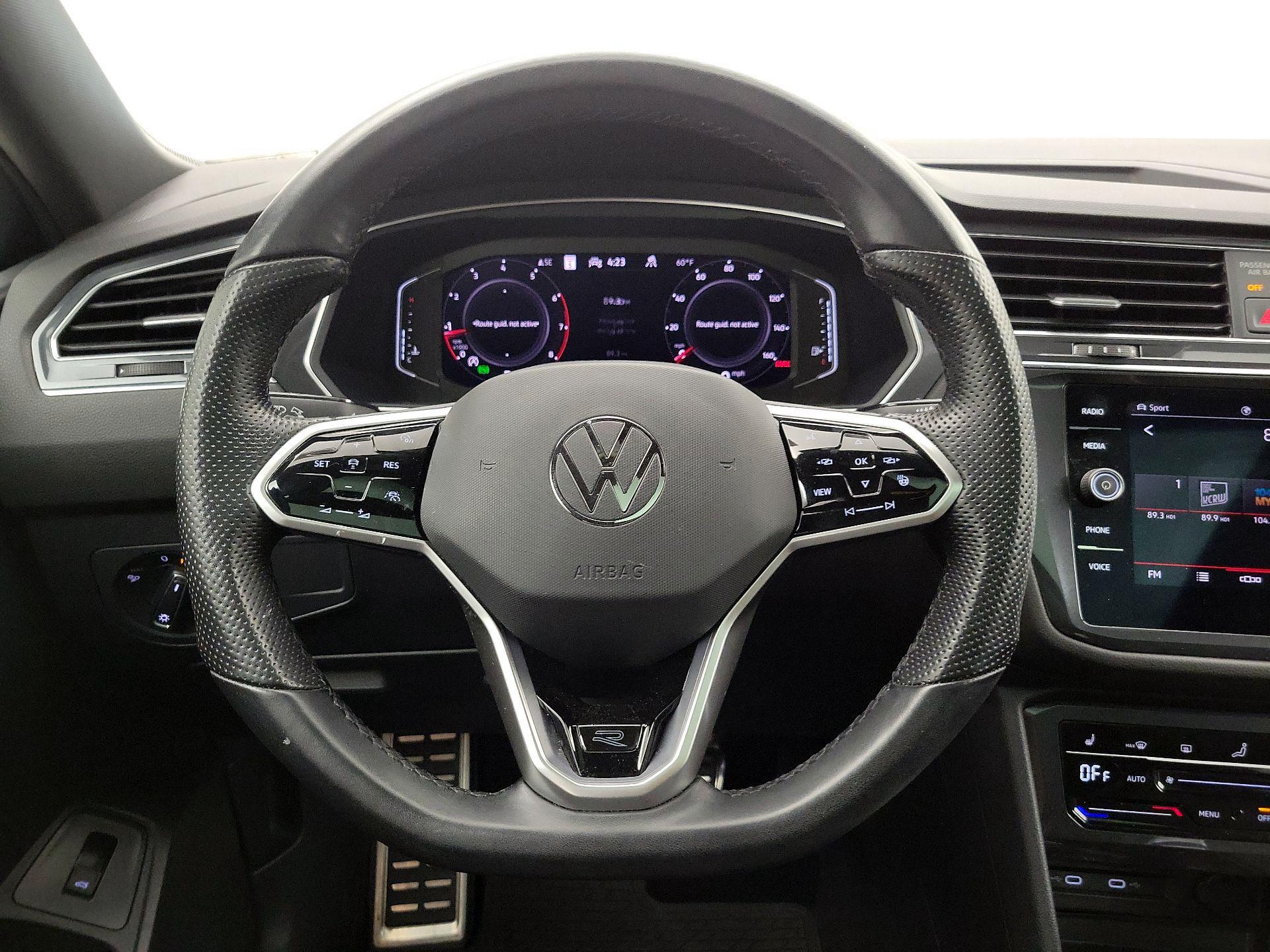 Thumbnail: 2022 Volkswagen Tiguan - 10