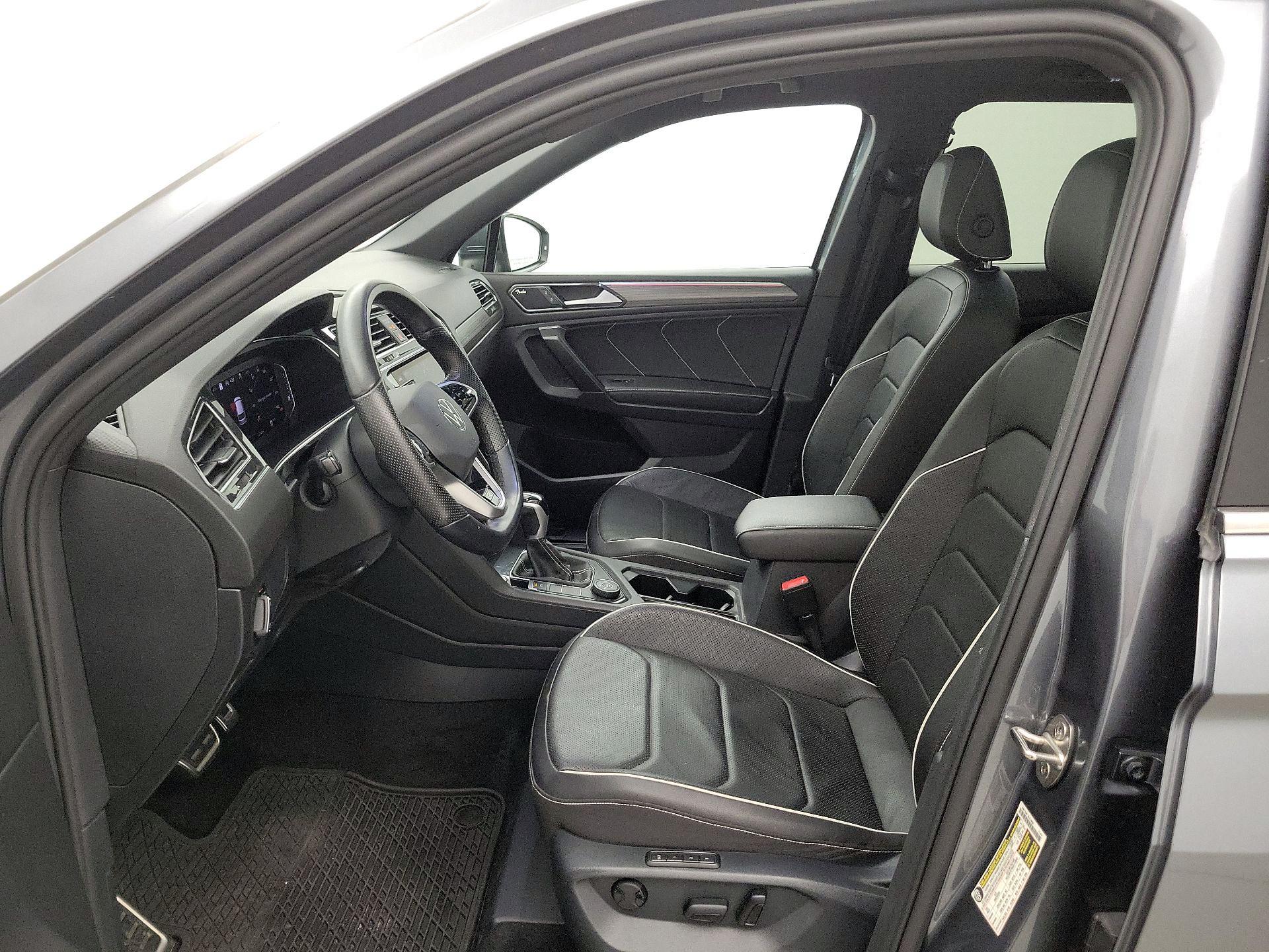 Thumbnail: 2022 Volkswagen Tiguan - 11