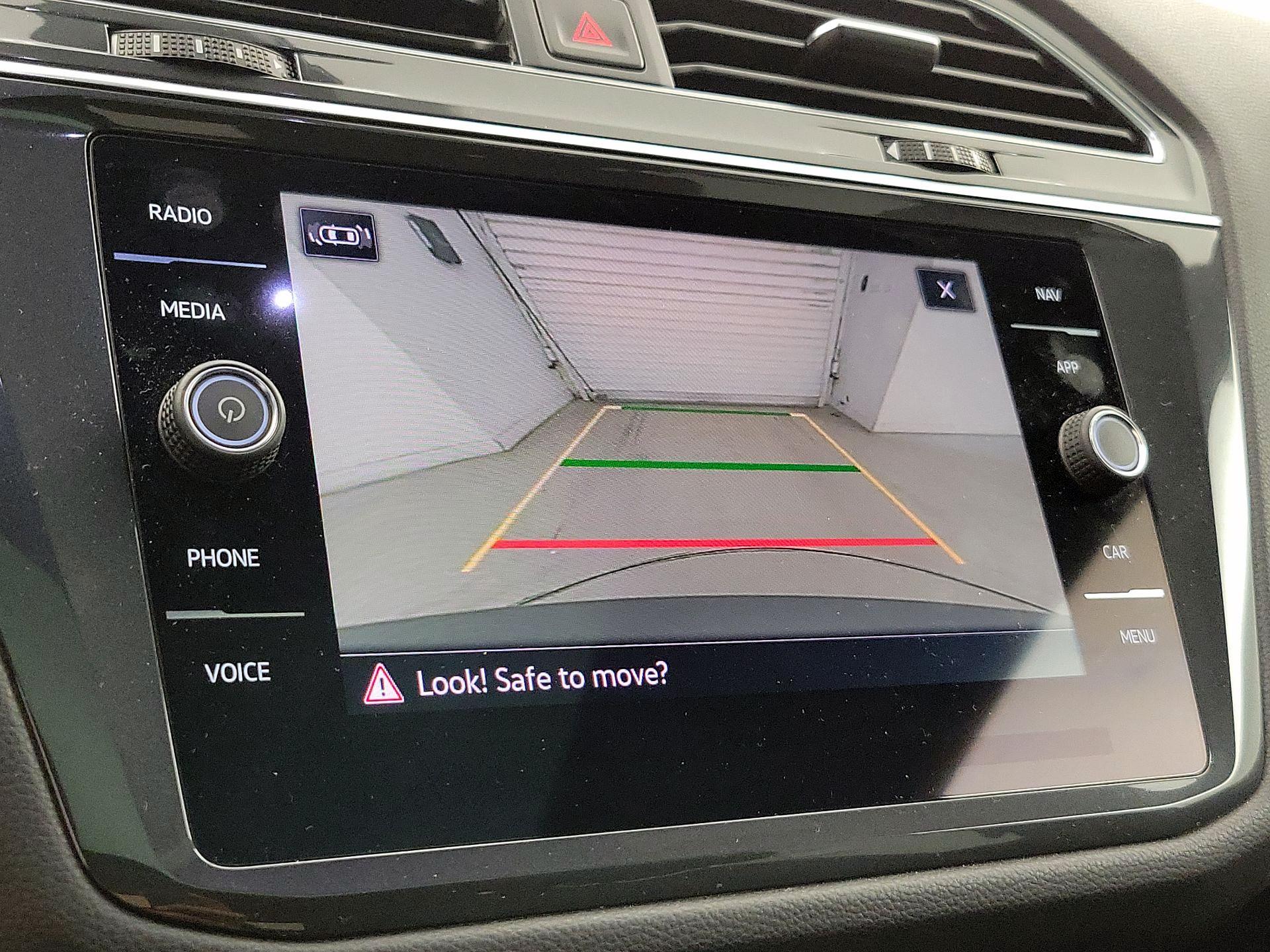 Thumbnail: 2022 Volkswagen Tiguan - 14