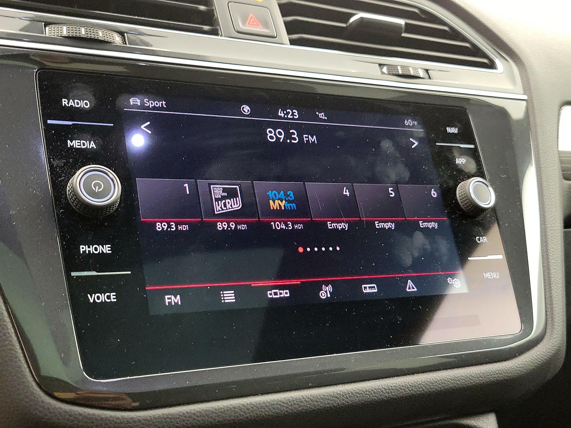 Thumbnail: 2022 Volkswagen Tiguan - 15