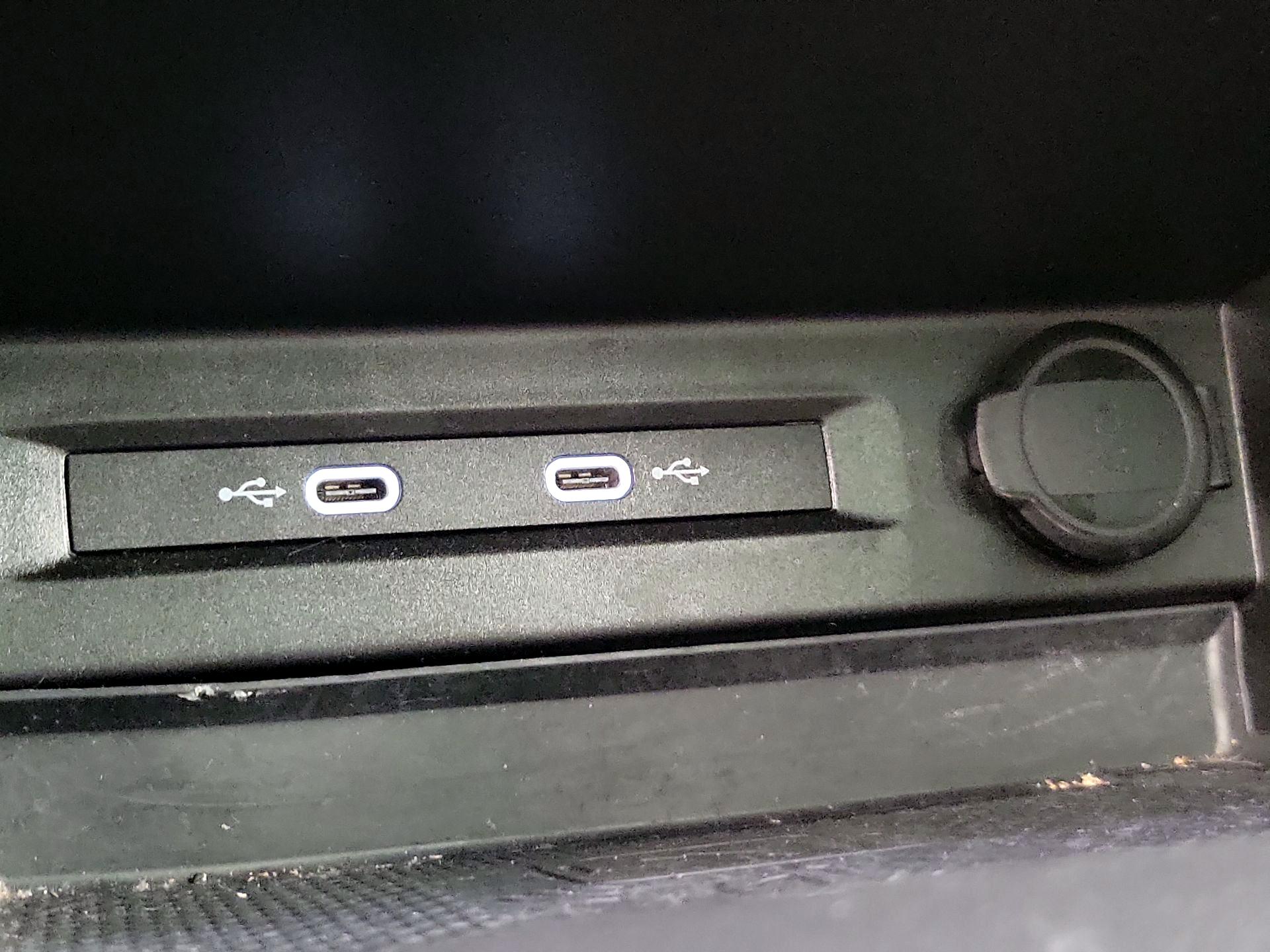 Thumbnail: 2022 Volkswagen Tiguan - 18