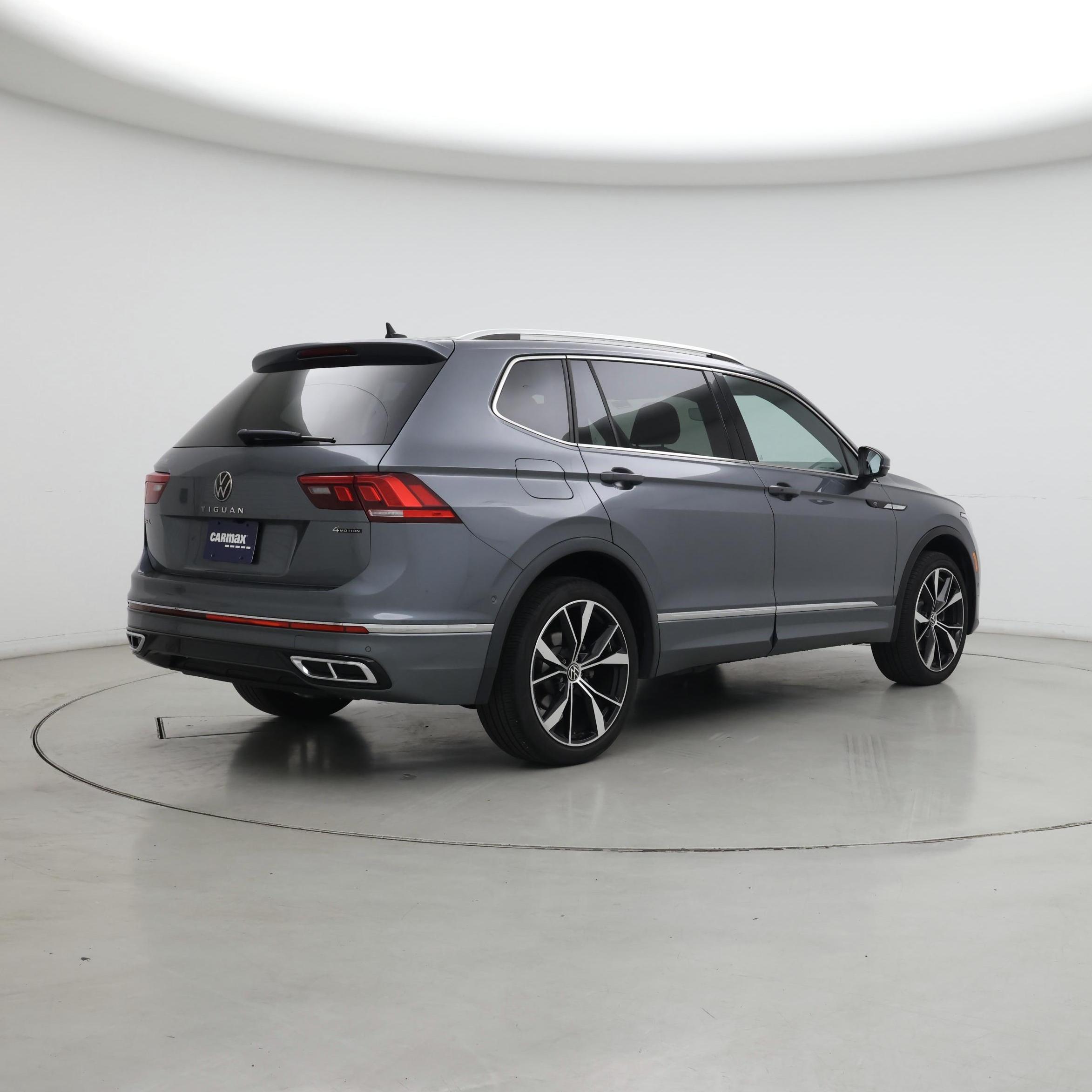 Thumbnail: 2022 Volkswagen Tiguan - 8