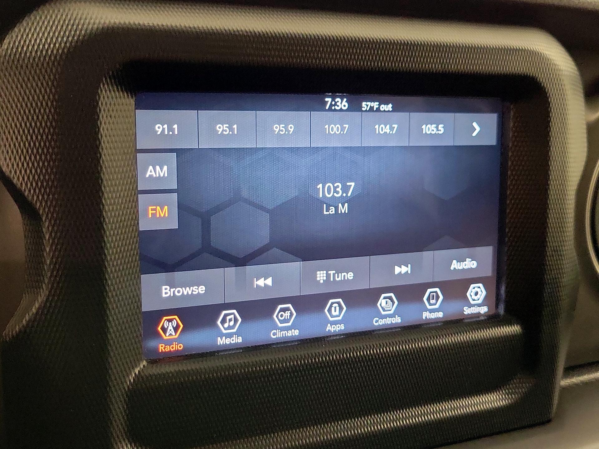 Thumbnail: 2022 Jeep Wrangler - 15