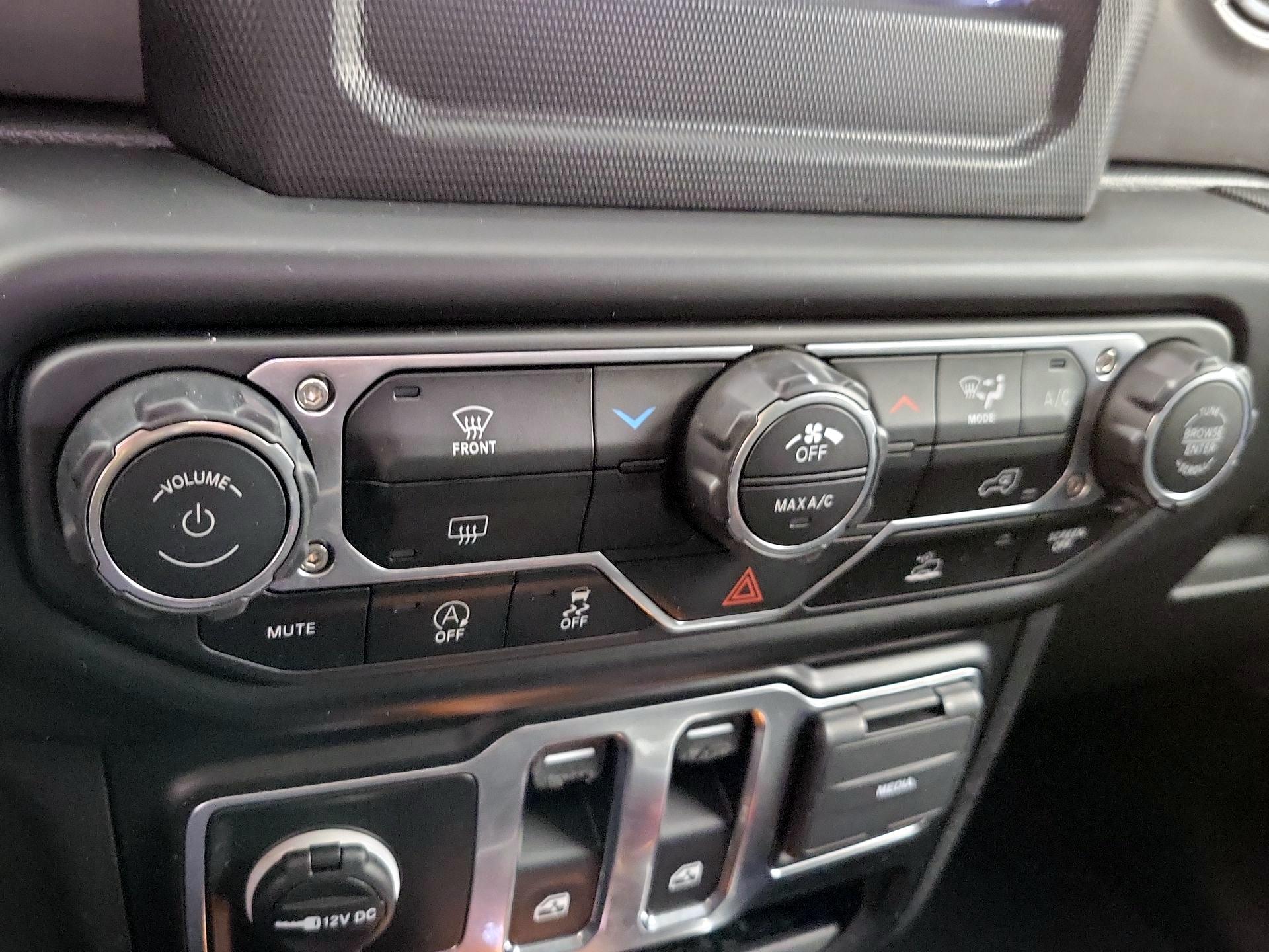 Thumbnail: 2022 Jeep Wrangler - 16