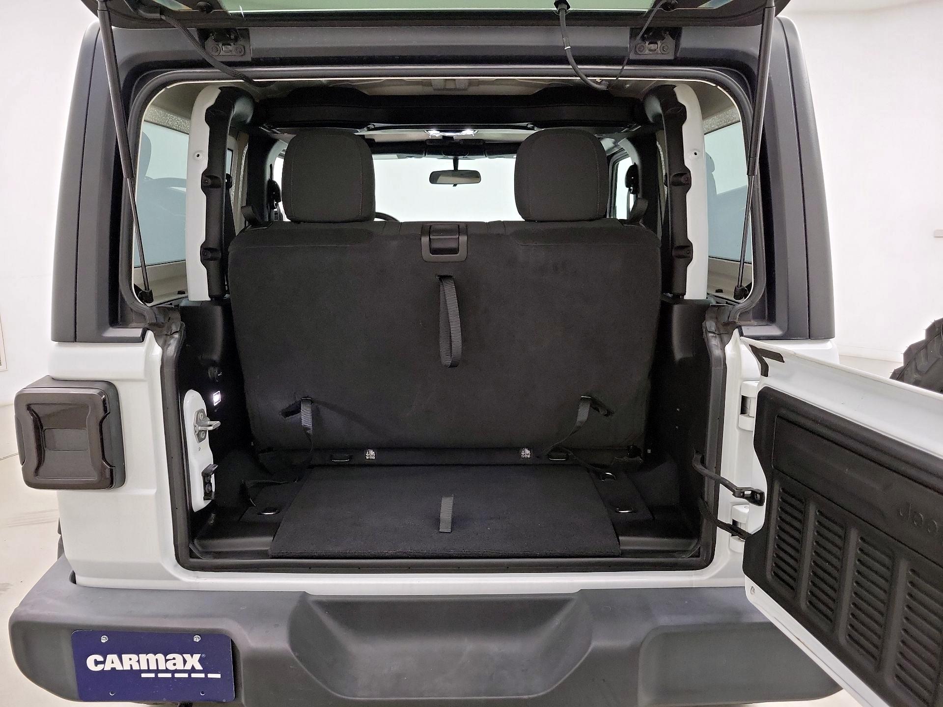 Thumbnail: 2022 Jeep Wrangler - 20