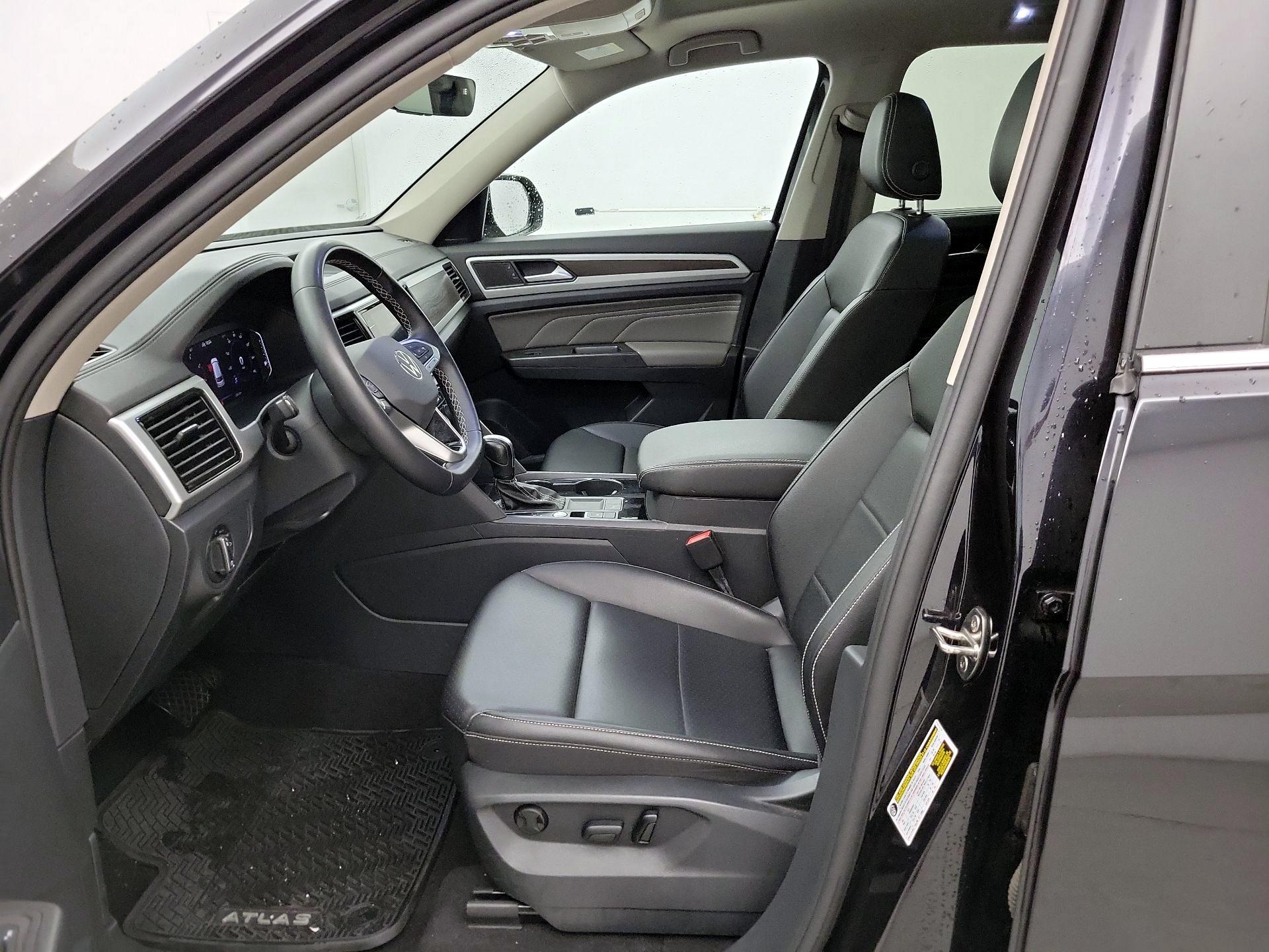 Thumbnail: 2023 Volkswagen Atlas - 11