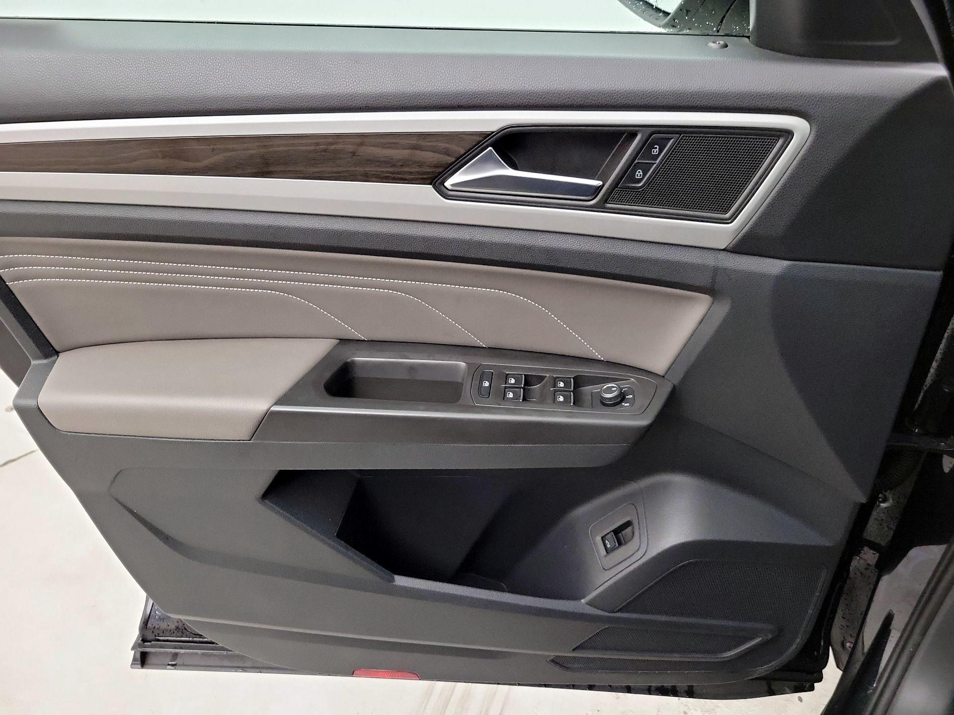 Thumbnail: 2023 Volkswagen Atlas - 12