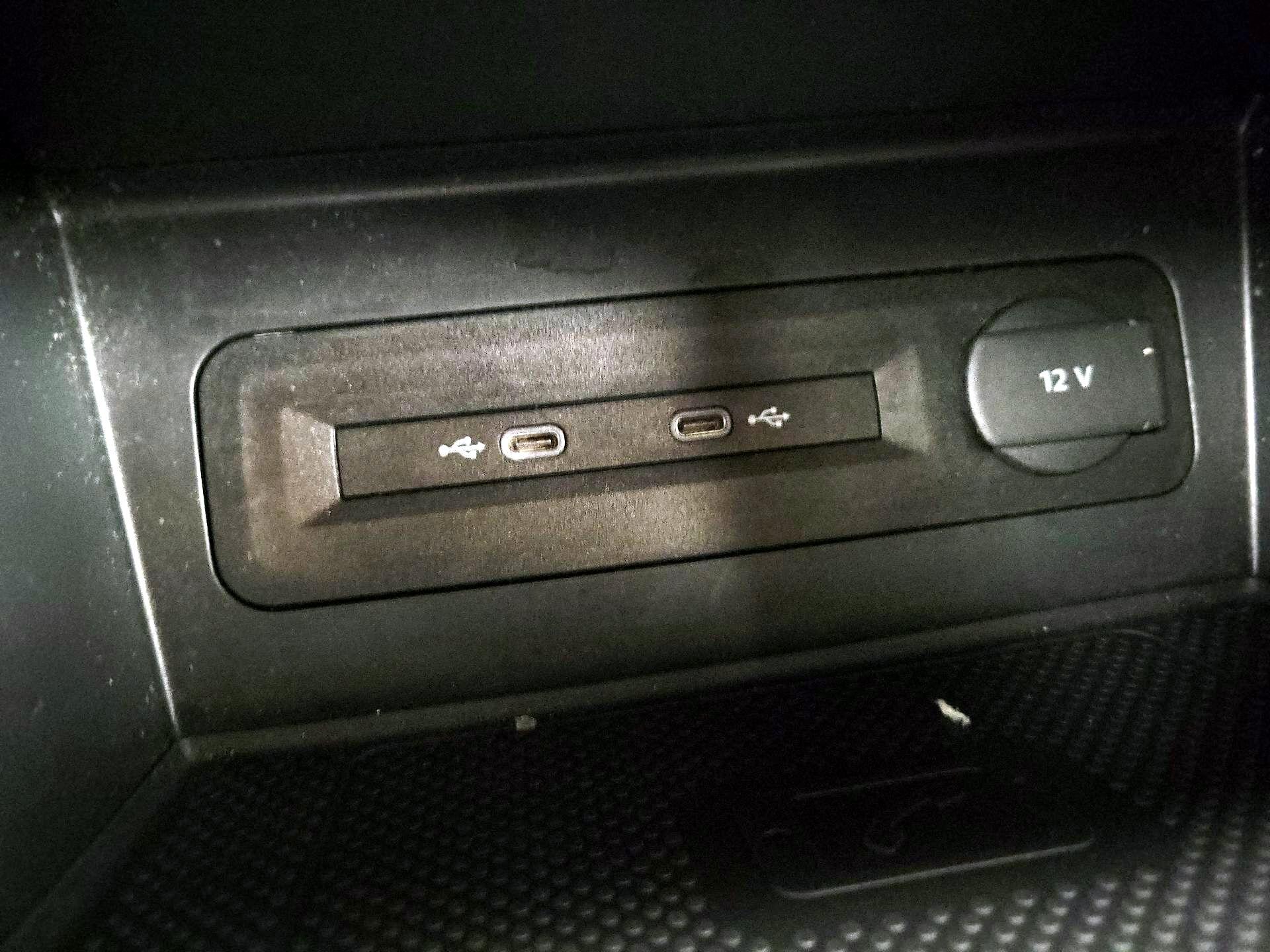 Thumbnail: 2023 Volkswagen Atlas - 18