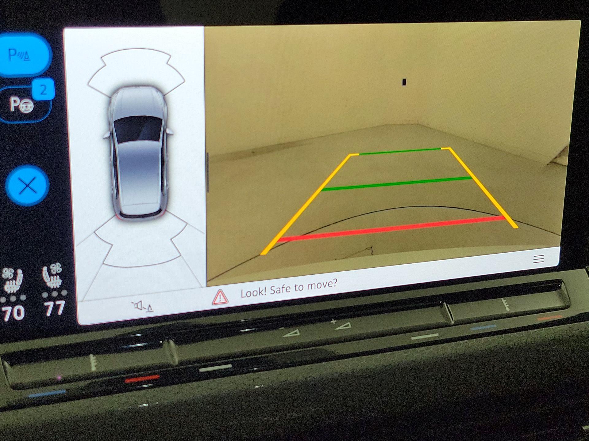 Thumbnail: 2022 Volkswagen Golf - 14