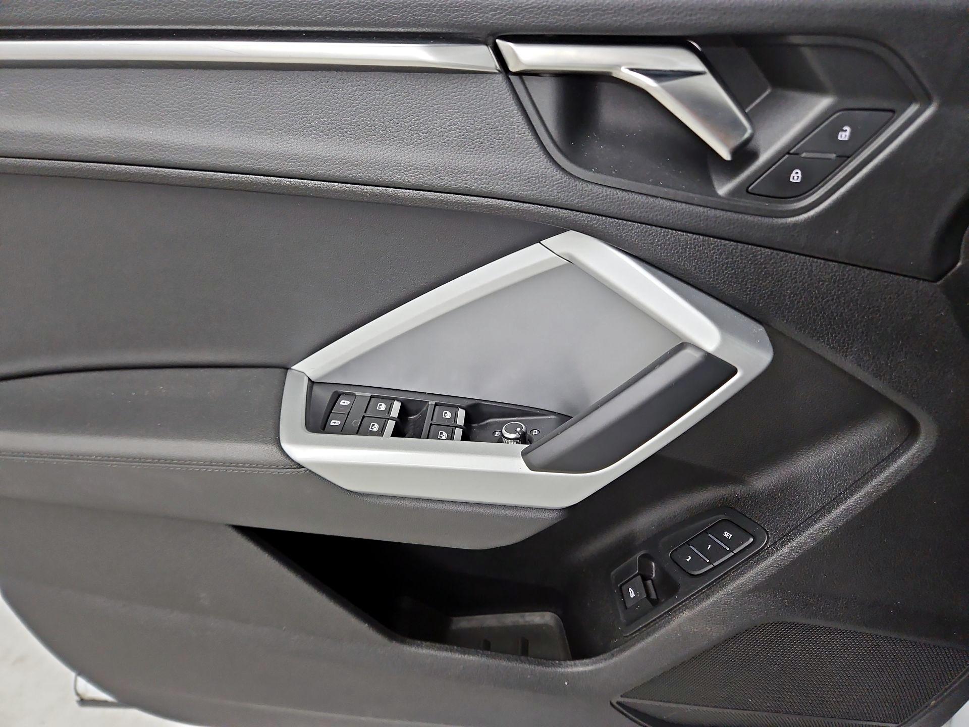 Thumbnail: 2023 Audi Q3 - 12