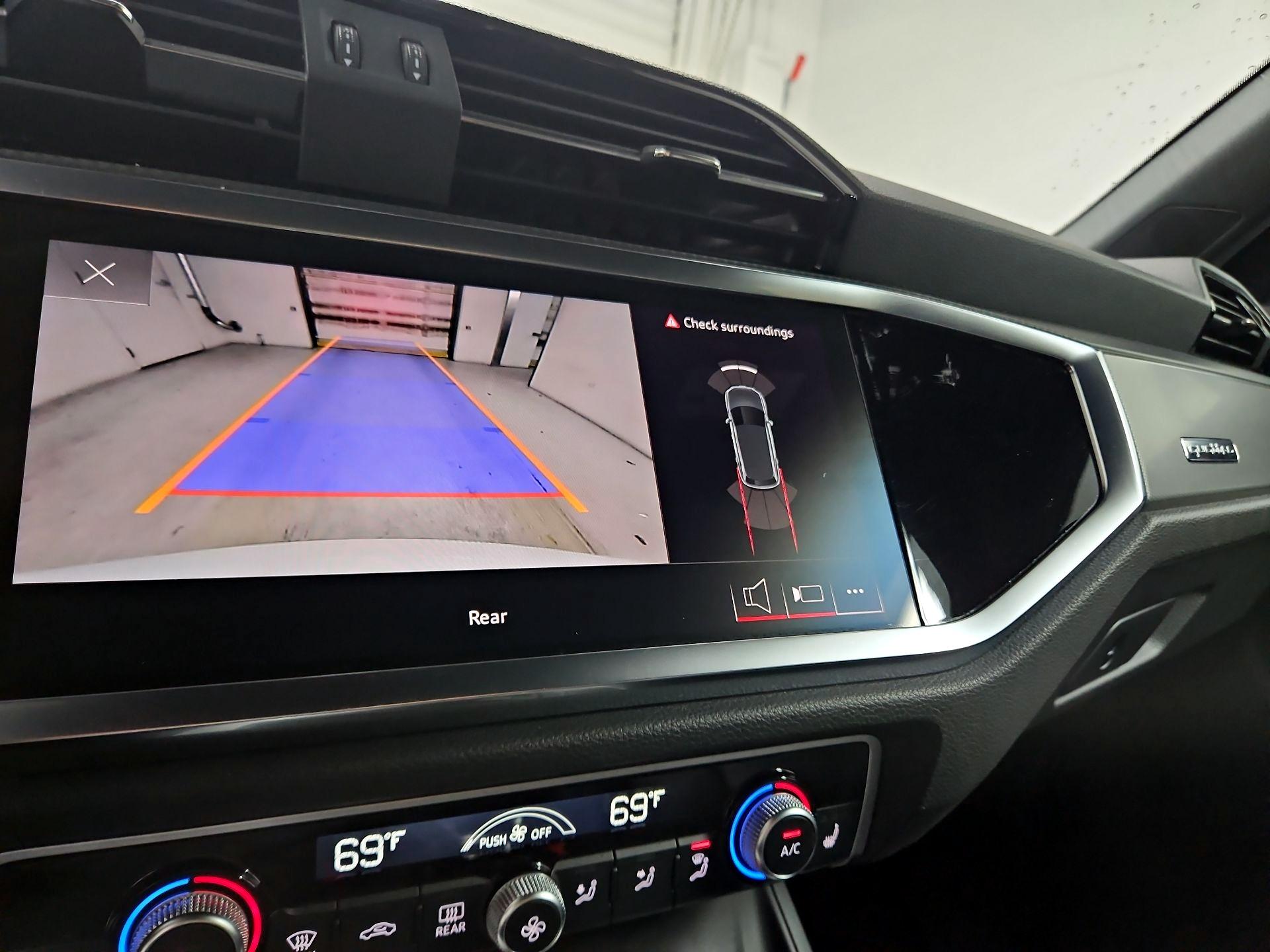 Thumbnail: 2023 Audi Q3 - 14