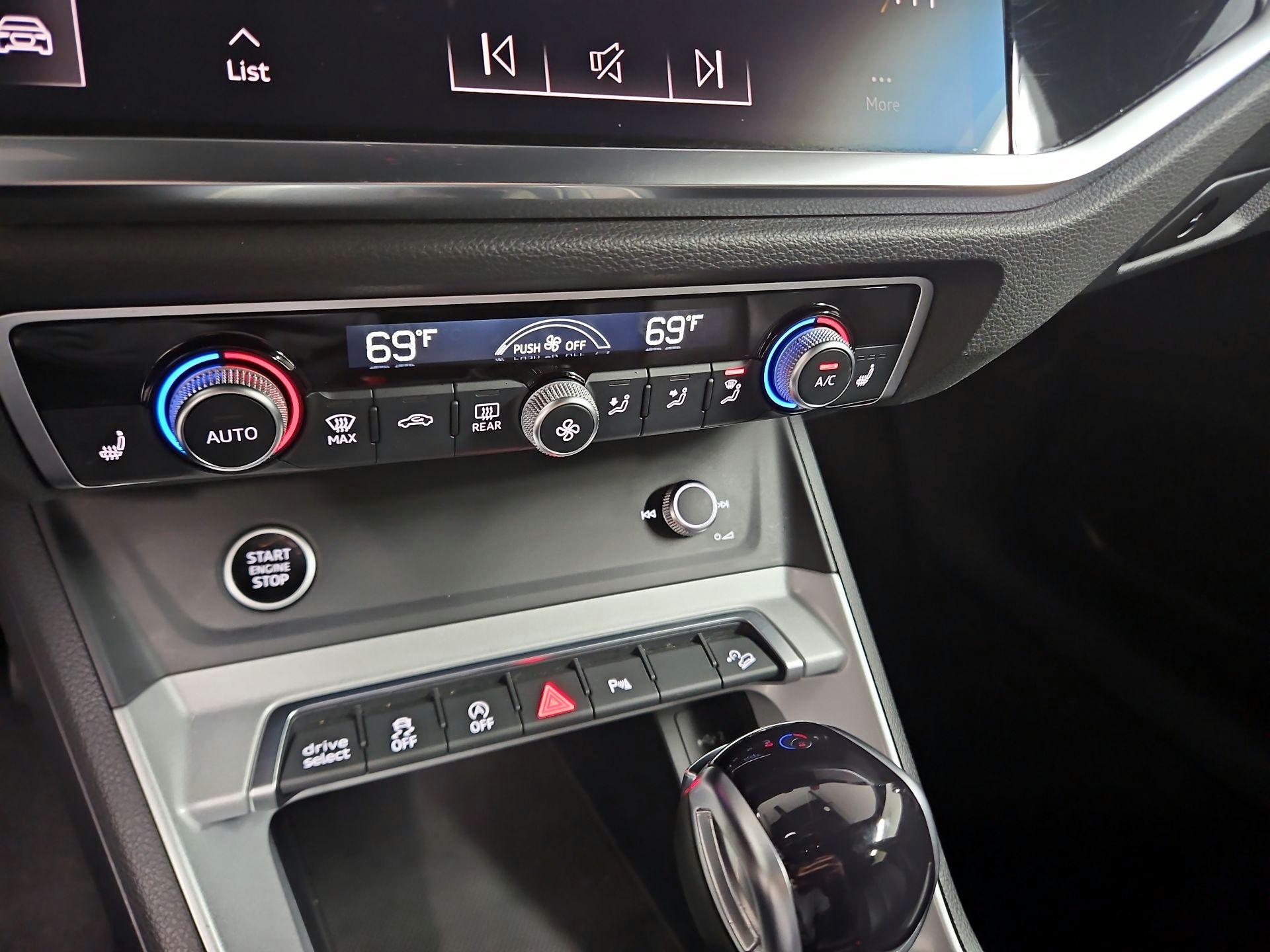 Thumbnail: 2023 Audi Q3 - 16