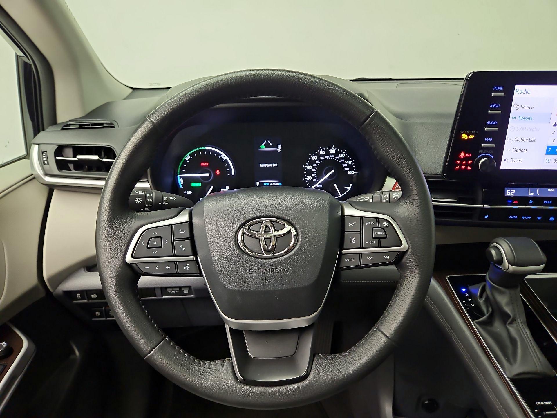 Thumbnail: 2023 Toyota Sienna - 10