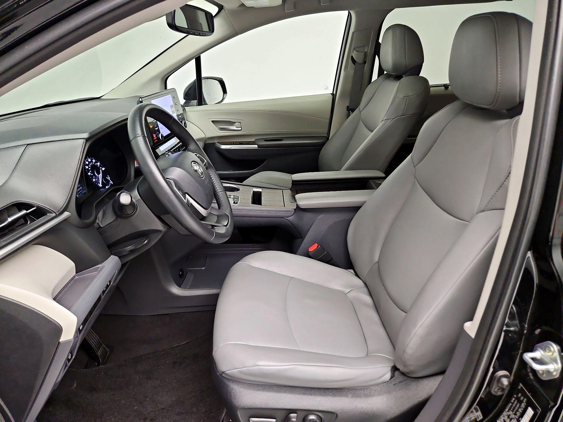 Thumbnail: 2023 Toyota Sienna - 11