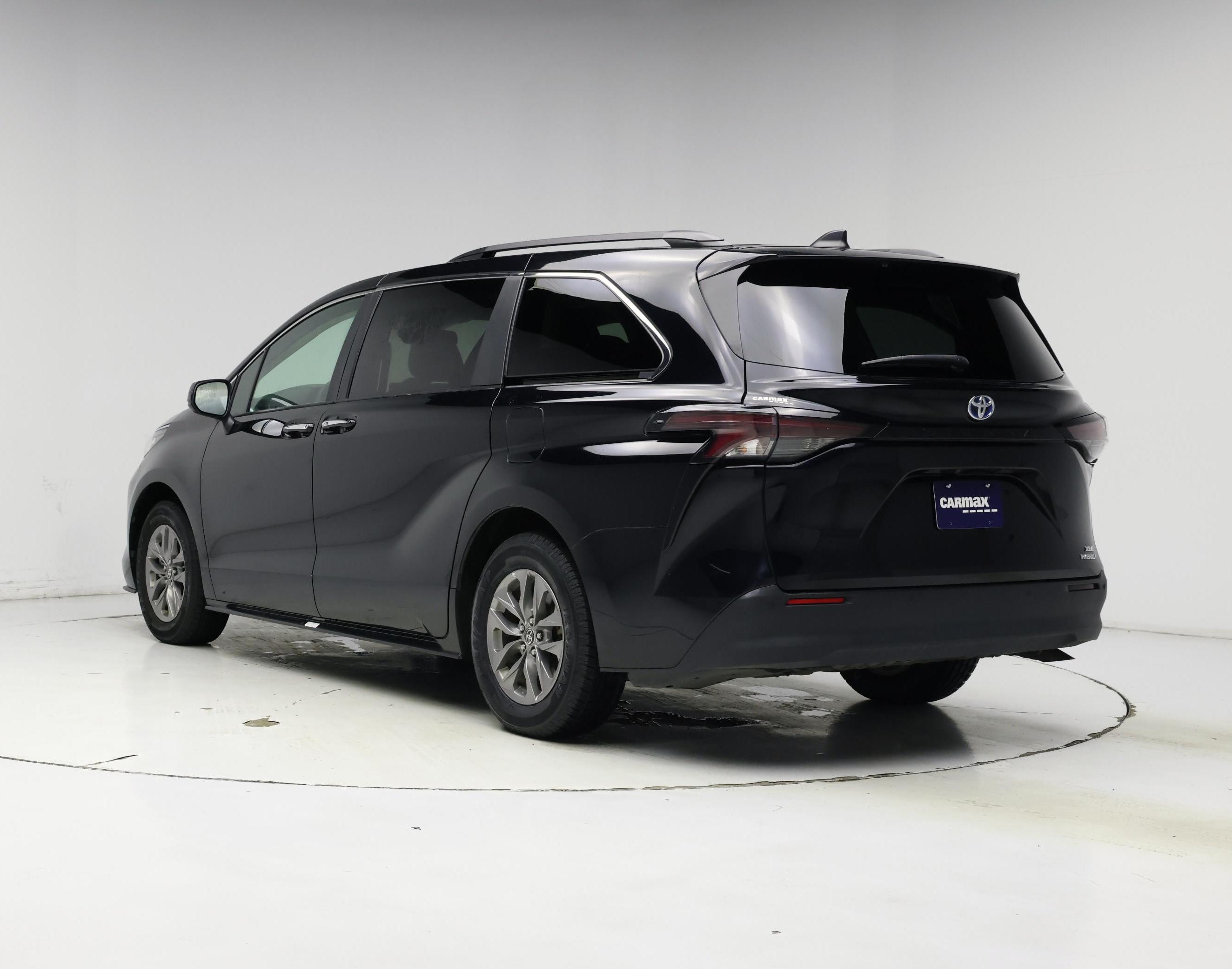 Thumbnail: 2023 Toyota Sienna - 2