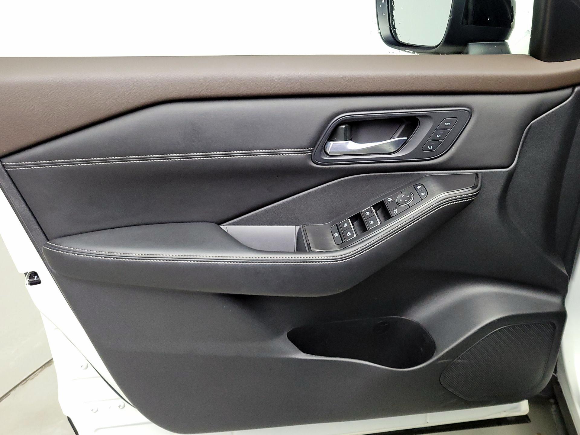 Thumbnail: 2022 Nissan Rogue - 12